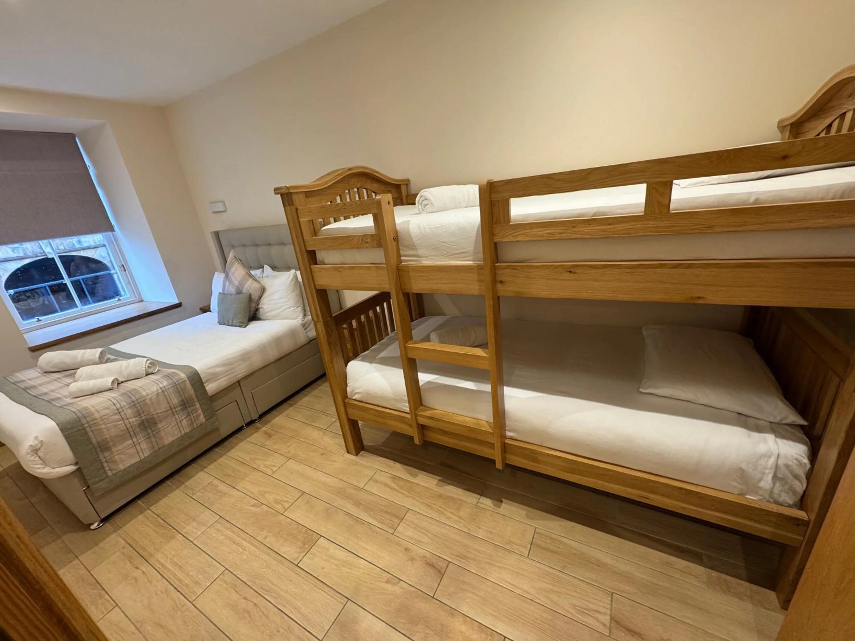 Bed in Waverley Inn Holiday Apartments