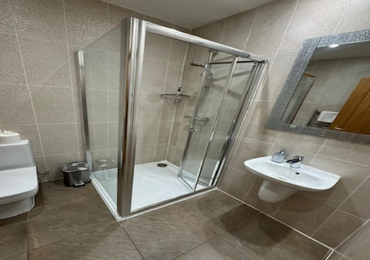 Bathroom in Waverley Inn Holiday Apartments