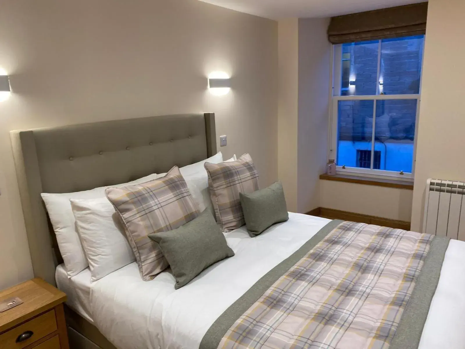 Bedroom, Bed in Waverley Inn Holiday Apartments Bedroom, Bed in Waverley Inn Holiday Apartments