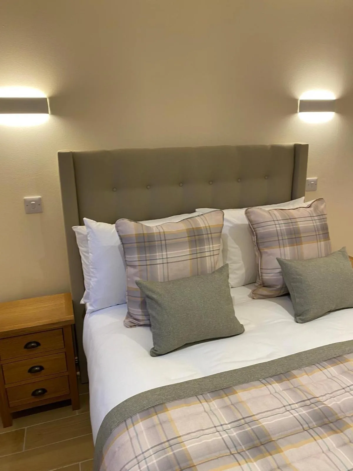 Bedroom, Bed in Waverley Inn Holiday Apartments