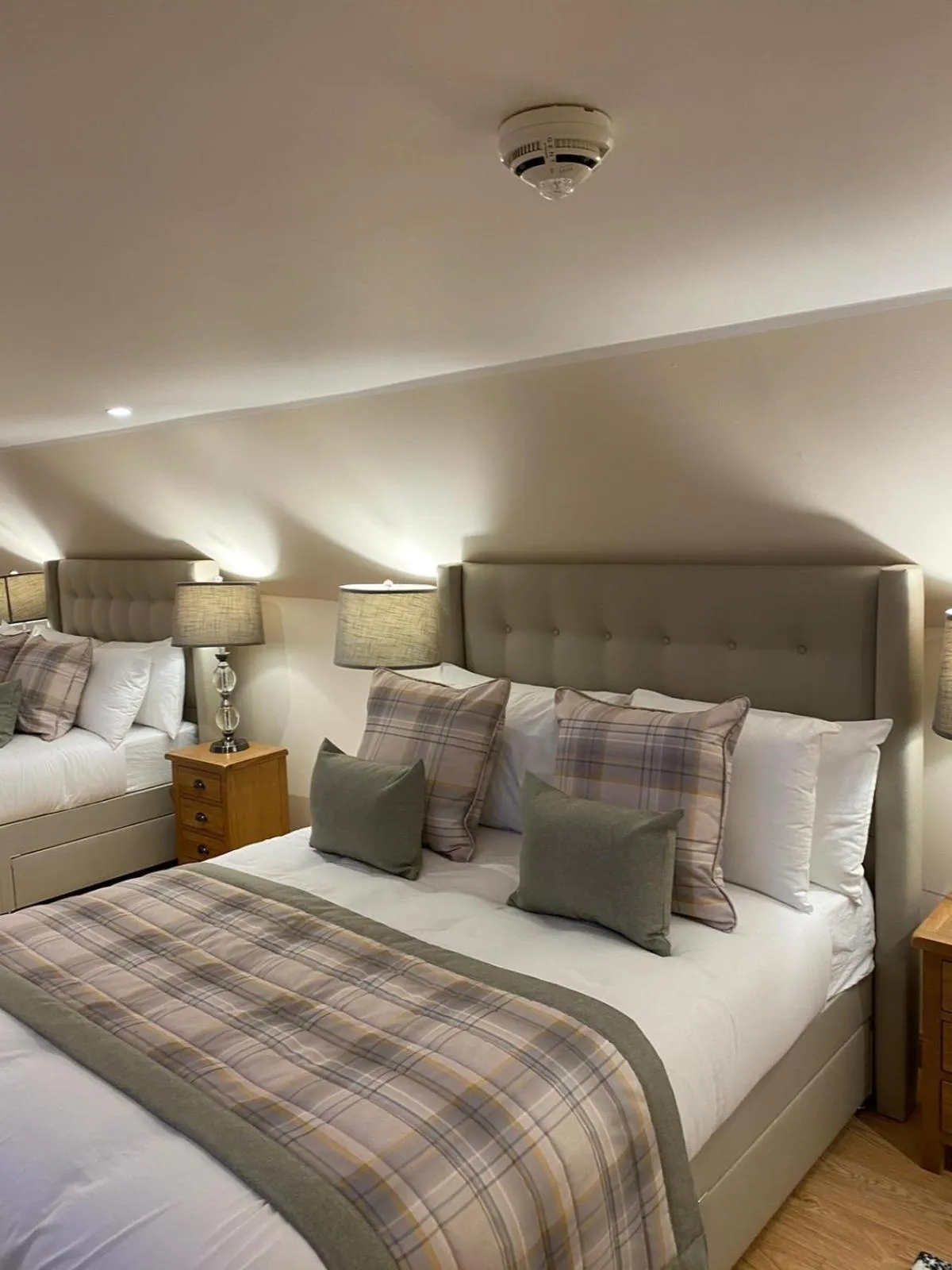 Bedroom, Bed in Waverley Inn Holiday Apartments