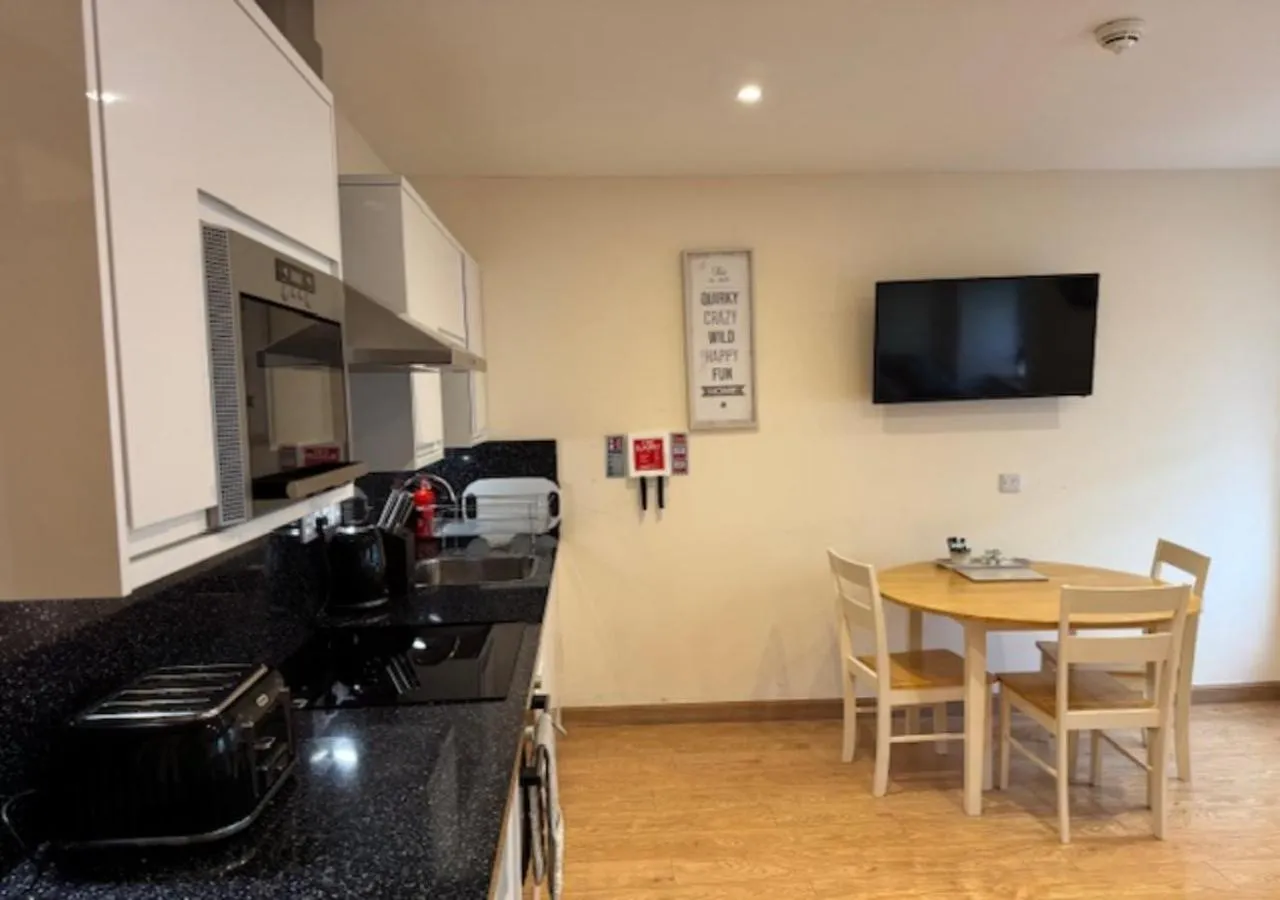 kitchen in Waverley Inn Holiday Apartments