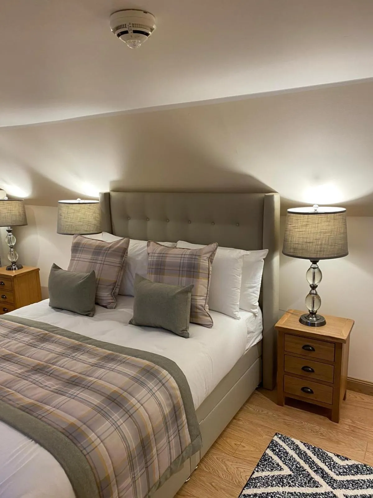 Bedroom, Bed in Waverley Inn Holiday Apartments