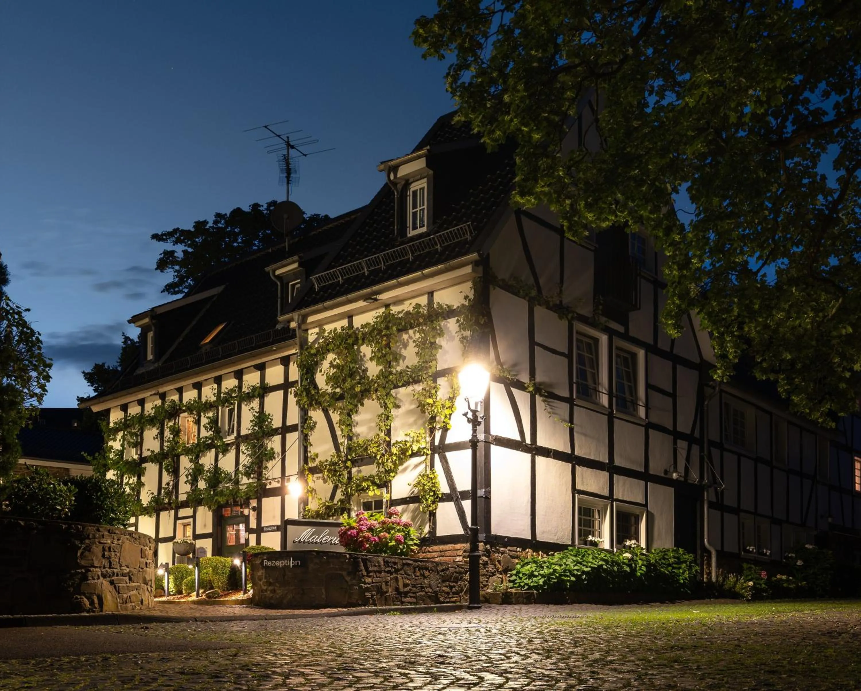 Property building in Malerwinkel Hotel