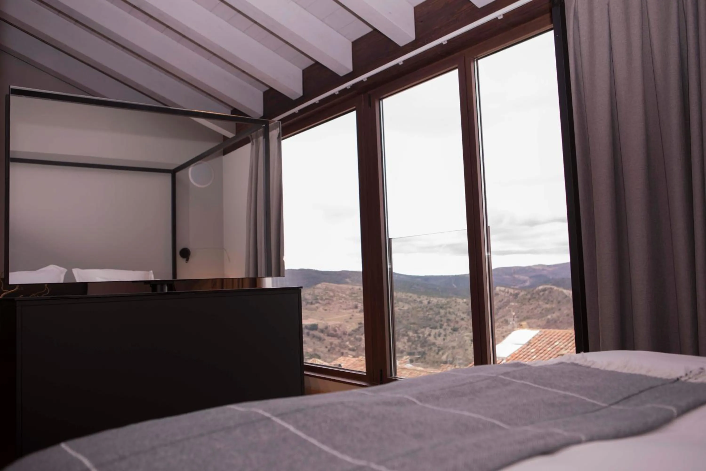 Mountain view, Bed in Vallivana Suites