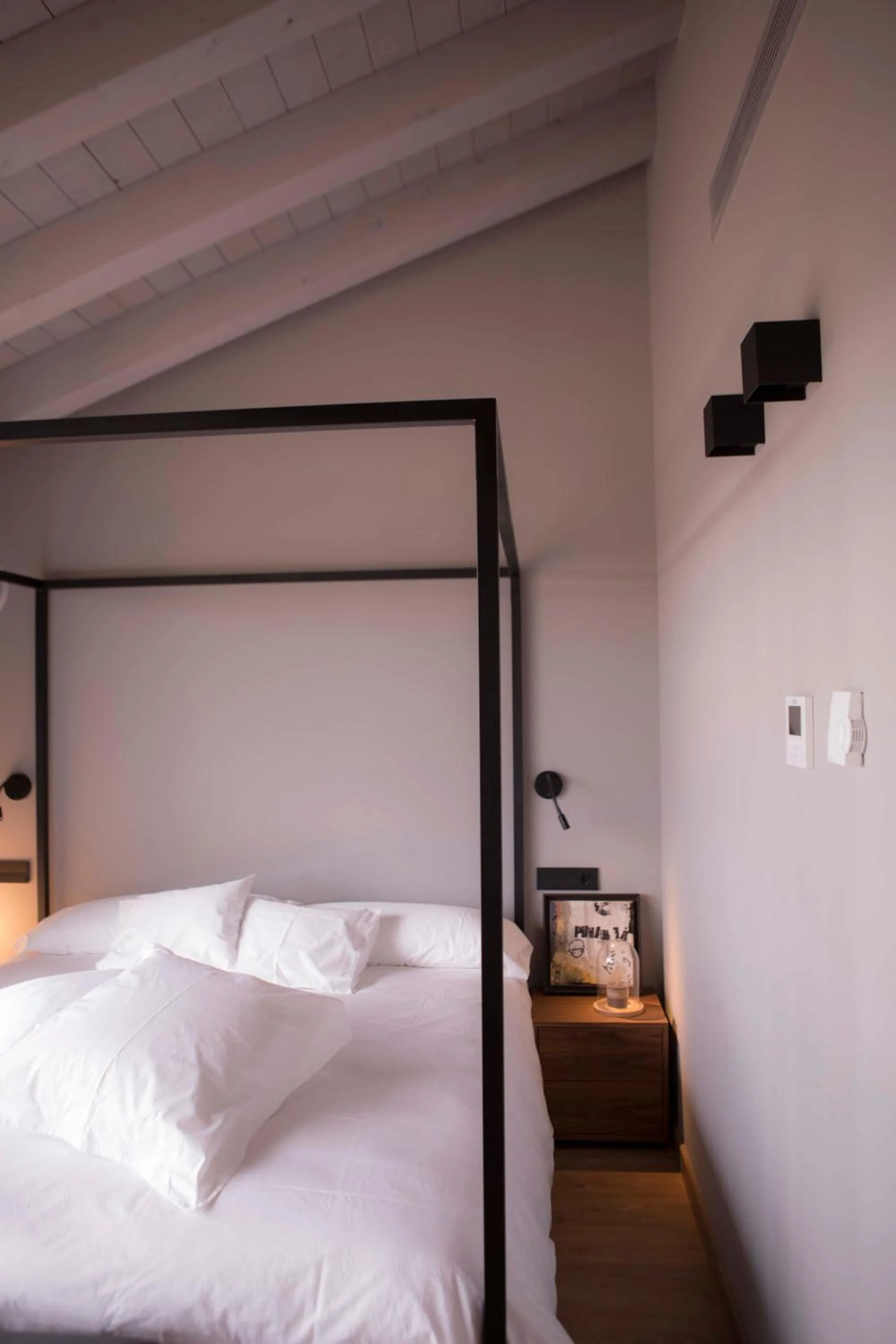 Bed in Vallivana Suites