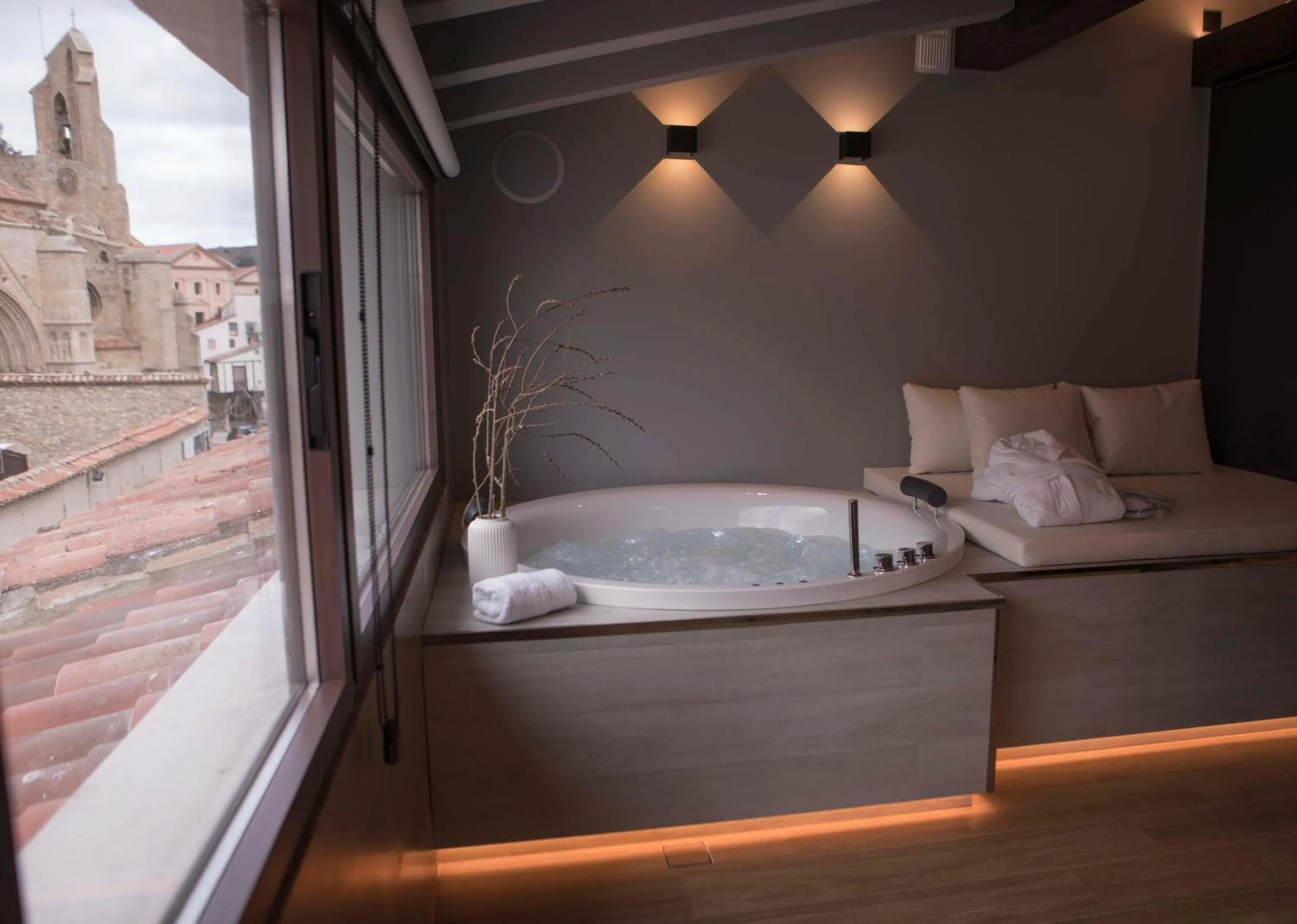 Bath, Bed in Vallivana Suites