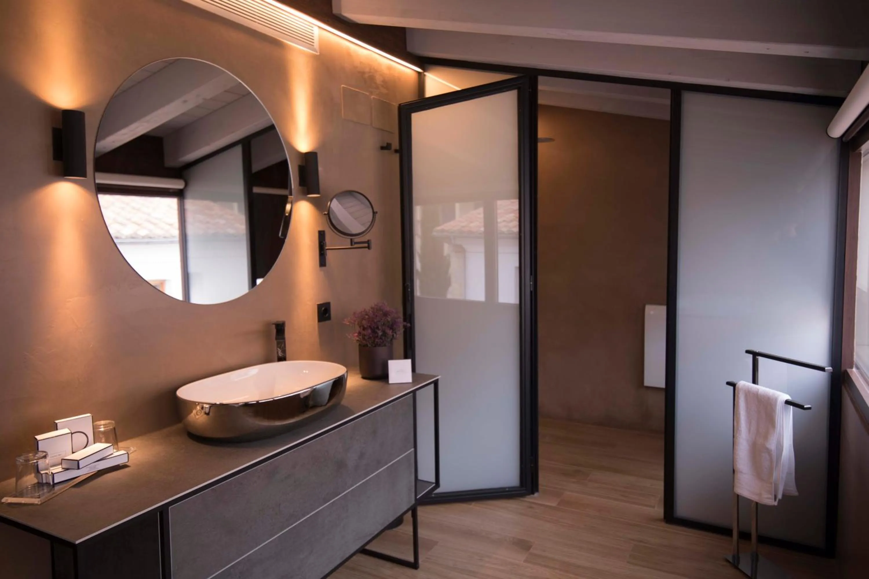 Bathroom in Vallivana Suites