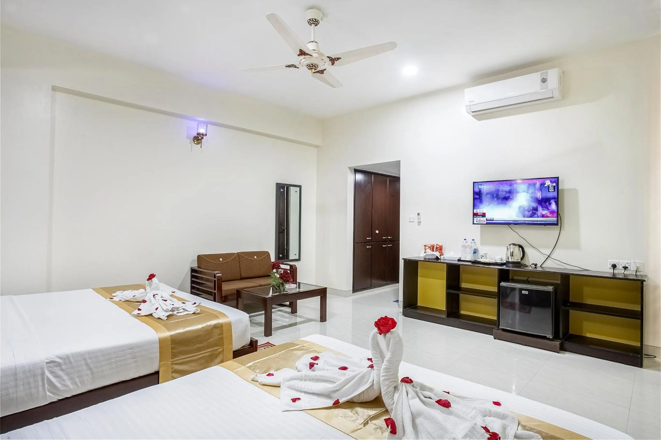 Bed in Grand Mostafa Hotel Ababil