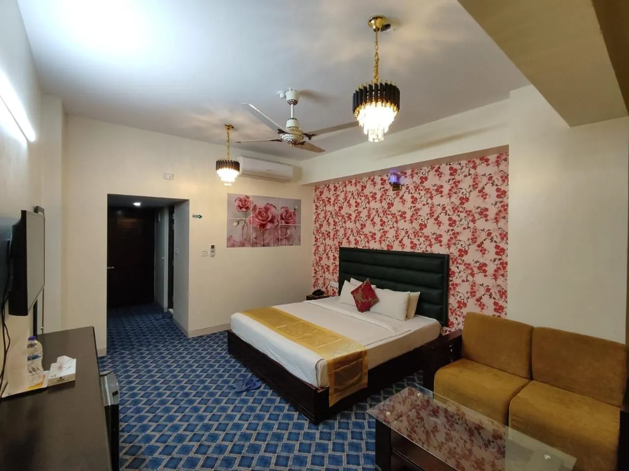 Bed in Grand Mostafa Hotel Ababil