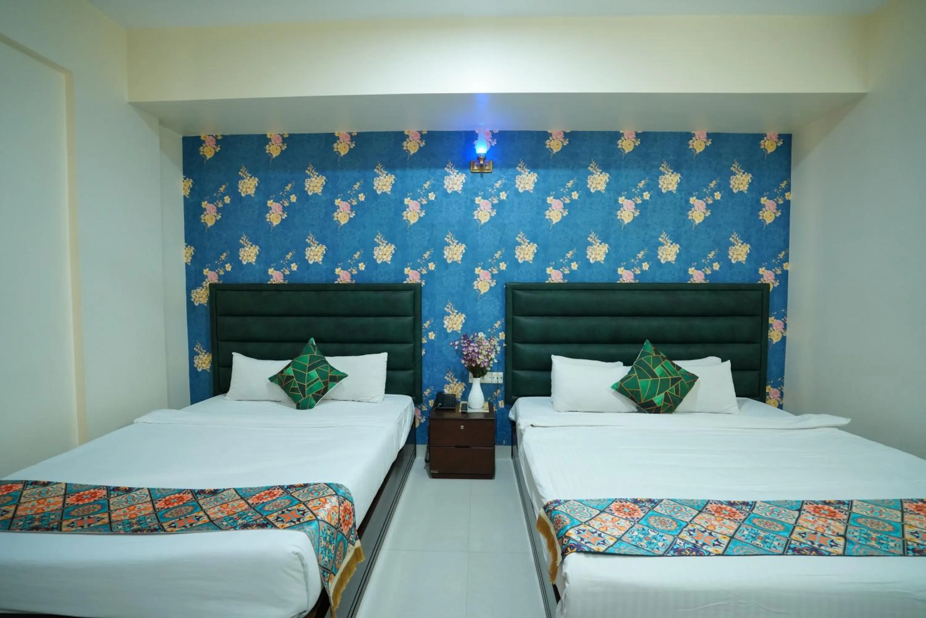 Bed in Grand Mostafa Hotel Ababil