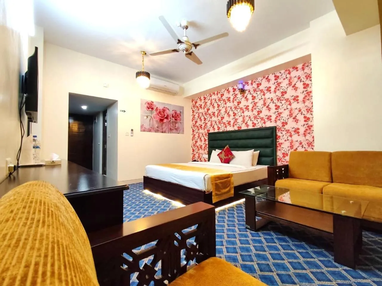 Bed in Grand Mostafa Hotel Ababil