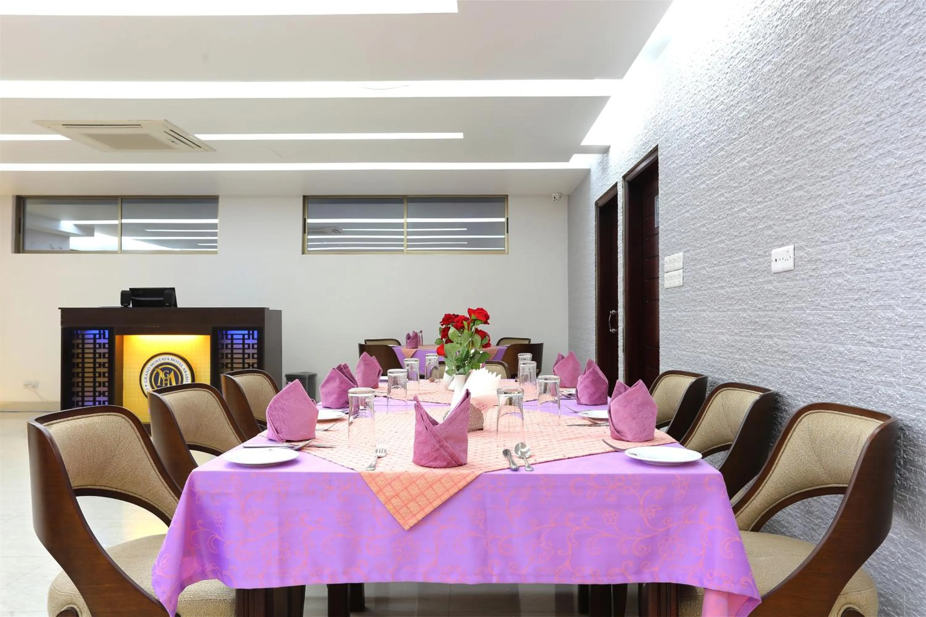 Restaurant/places to eat in Grand Mostafa Hotel Ababil