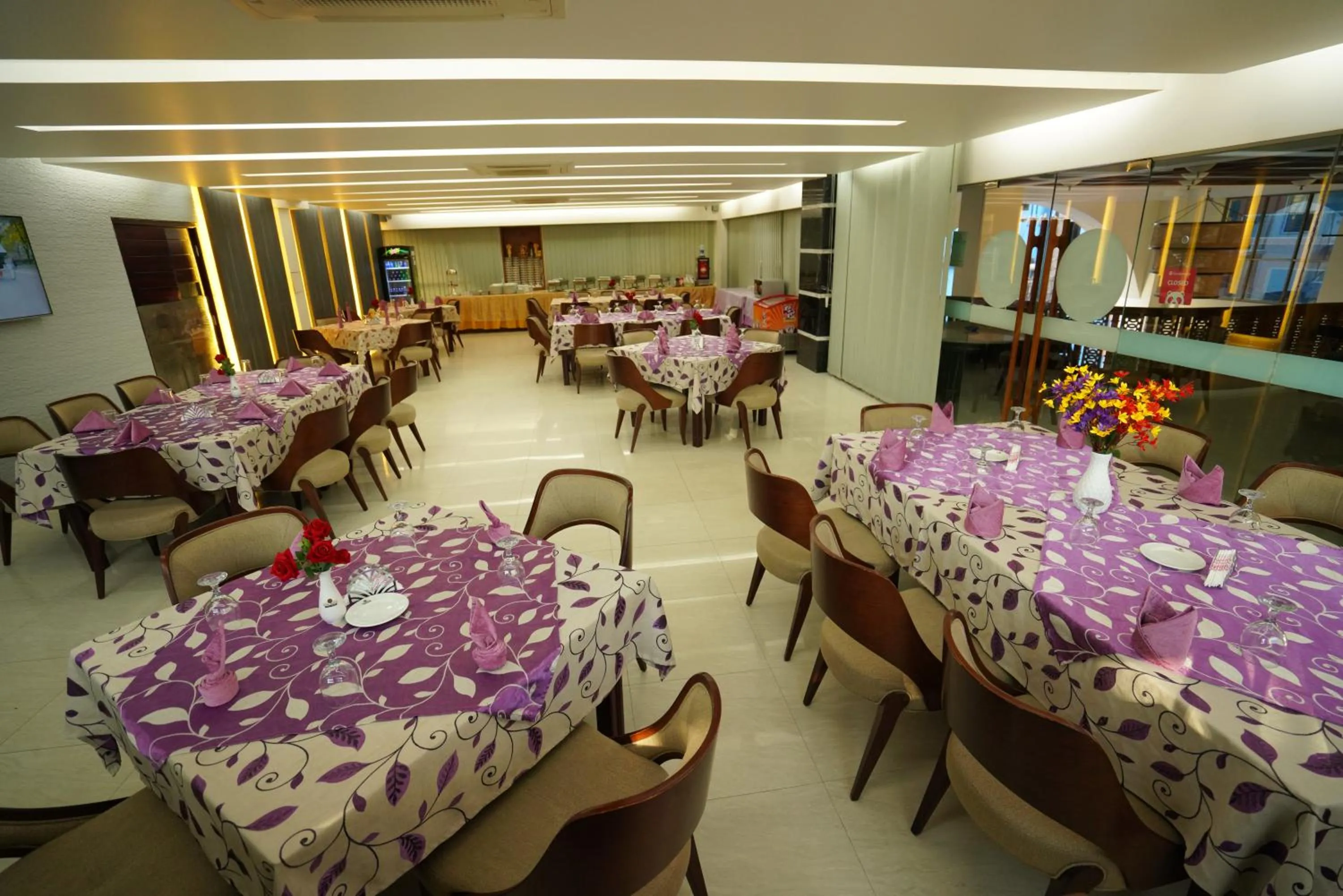 Restaurant/places to eat in Grand Mostafa Hotel Ababil