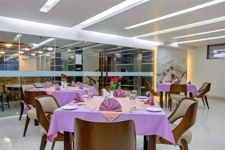 Restaurant/places to eat in Grand Mostafa Hotel Ababil