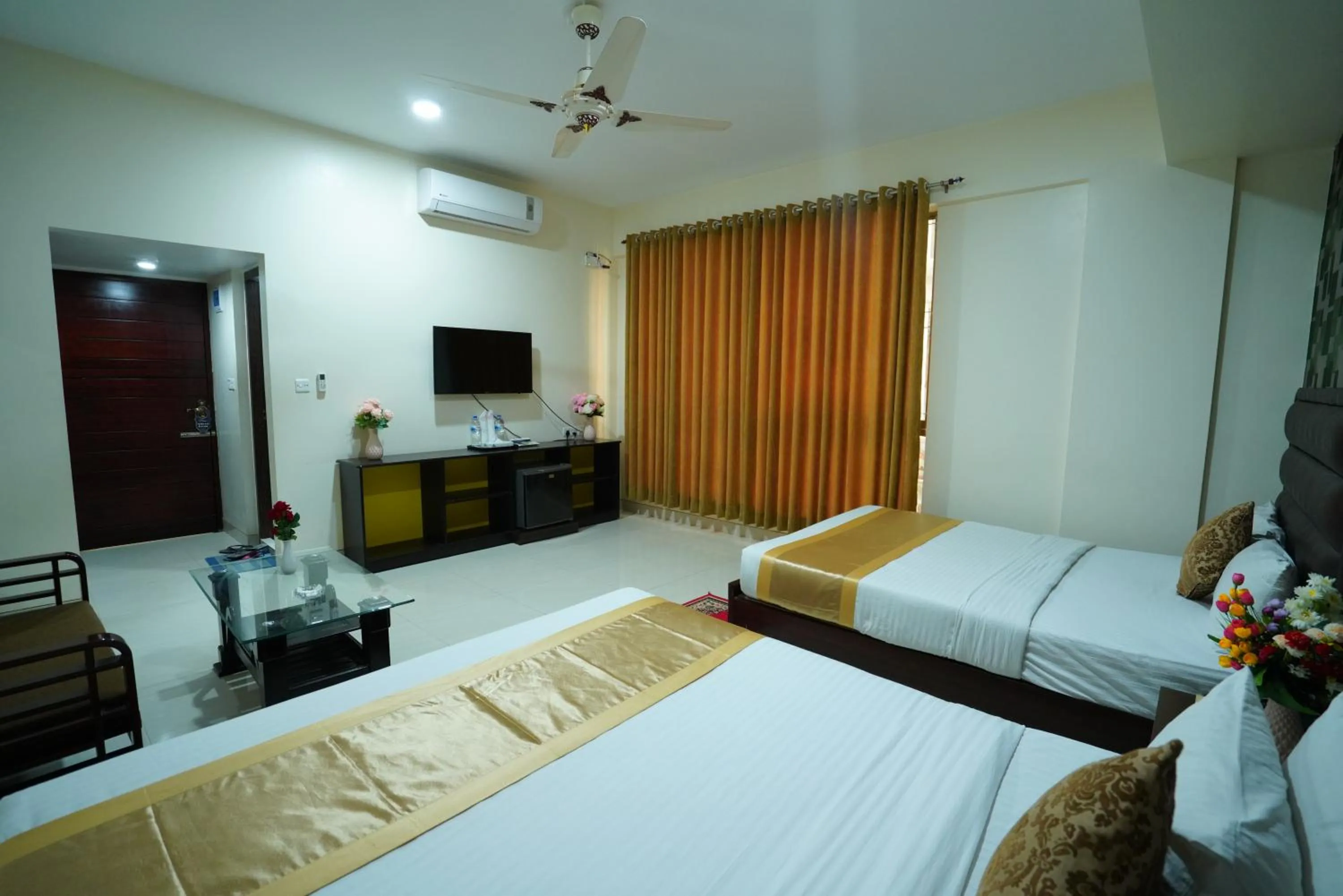 Bed in Grand Mostafa Hotel Ababil