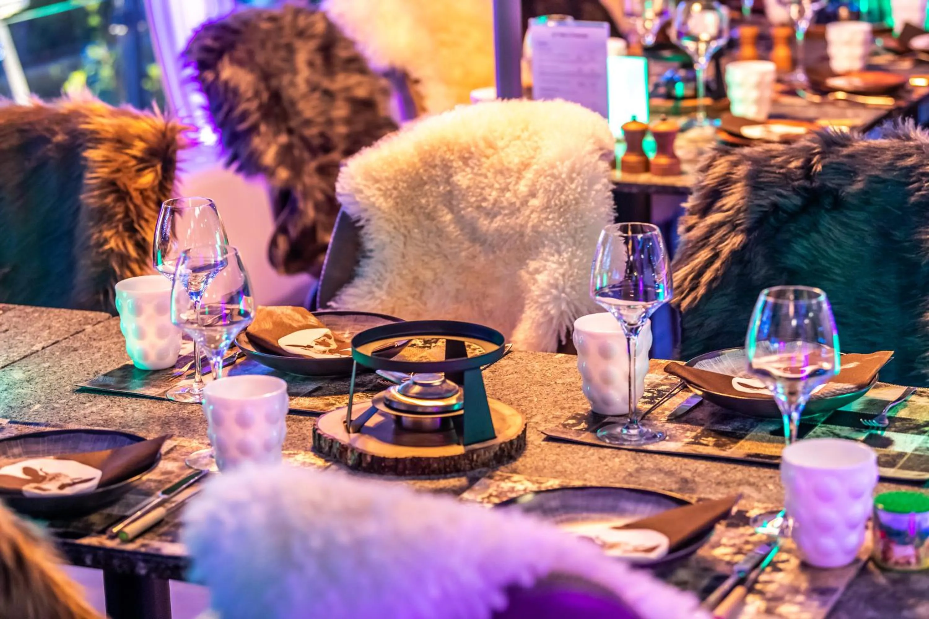 Food and drinks in Hotel Mona