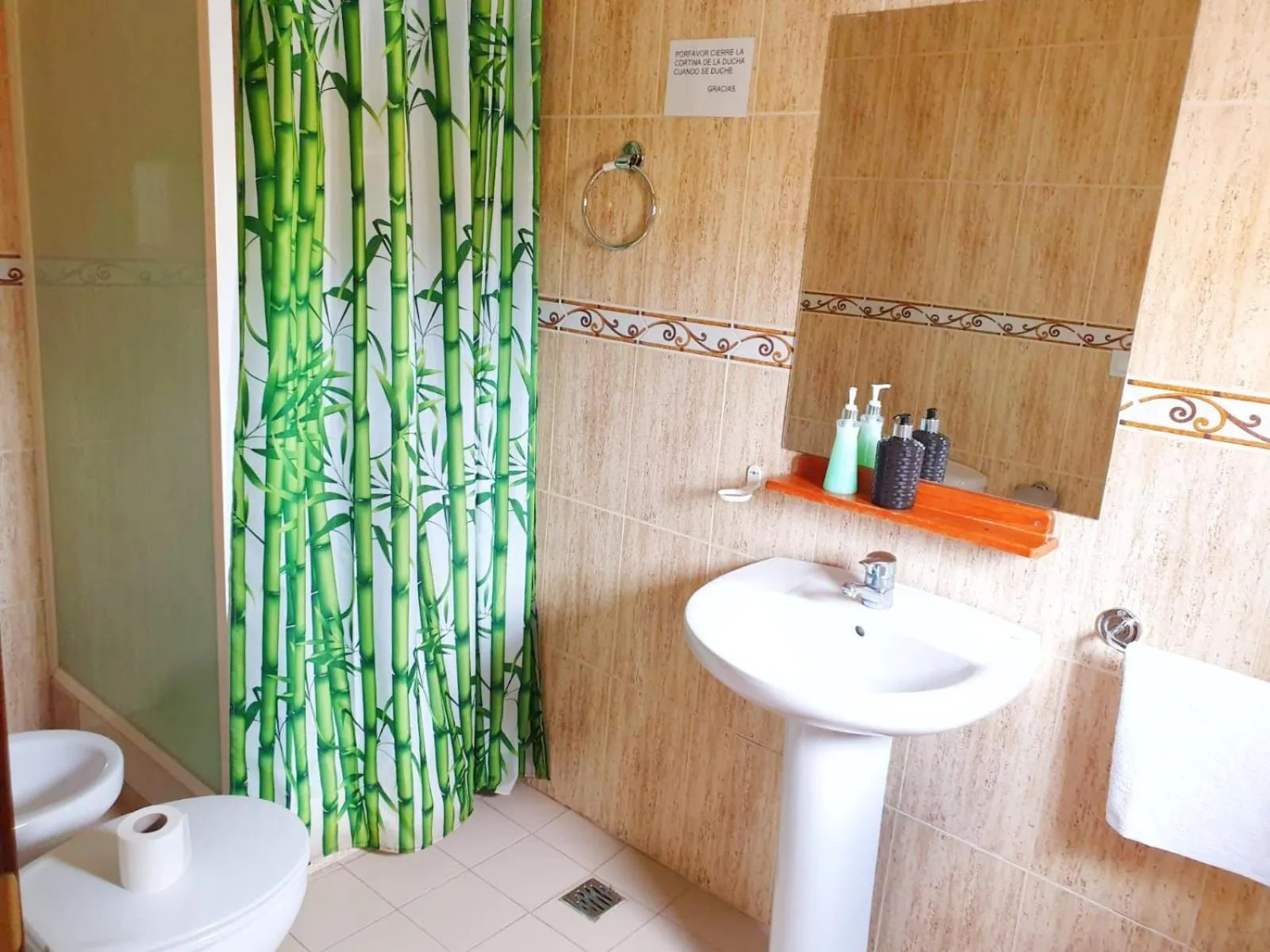 Toilet in Hotel M5 Valencia Aeropuerto