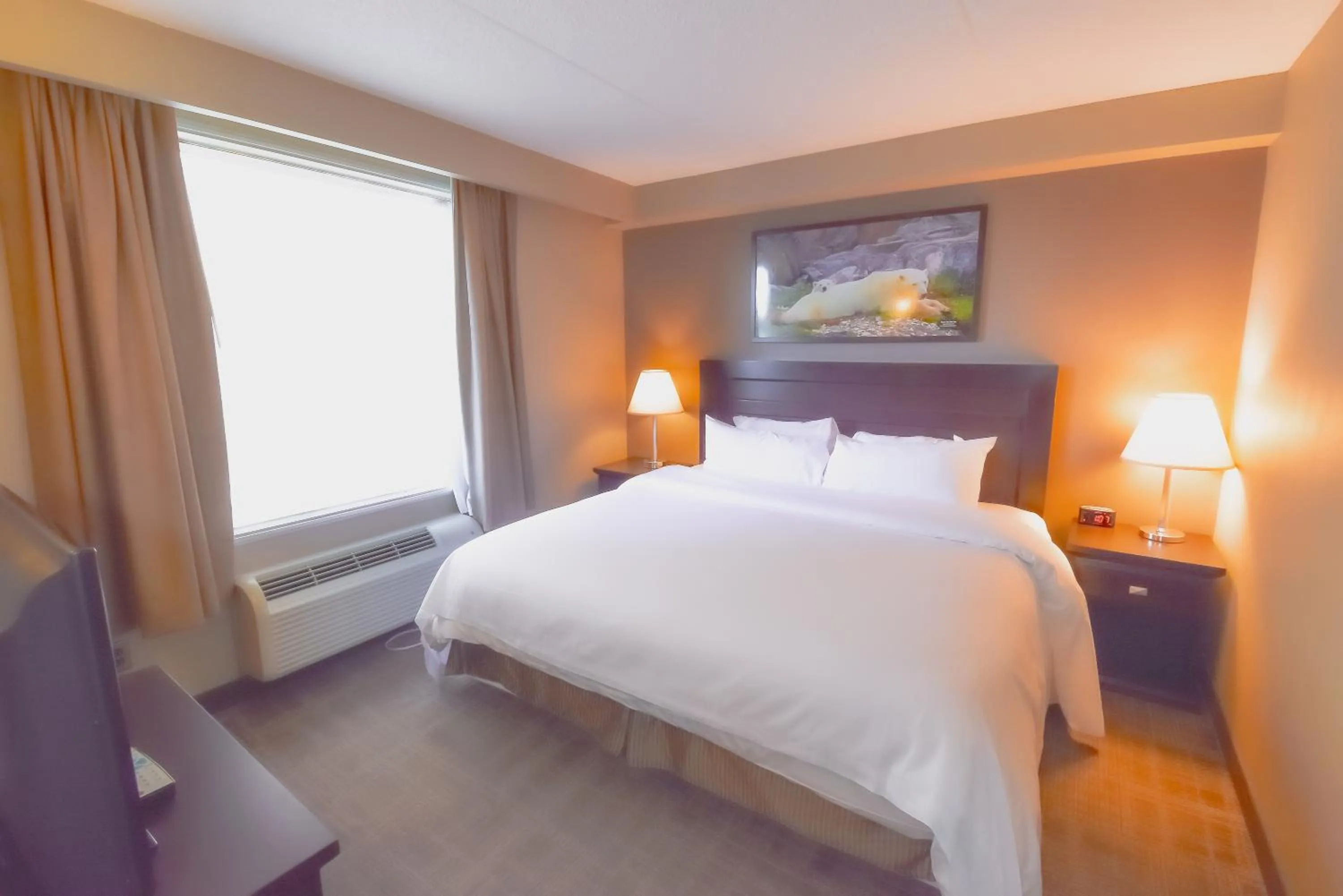 Bedroom, Bed in Canad Inns Destination Centre Transcona