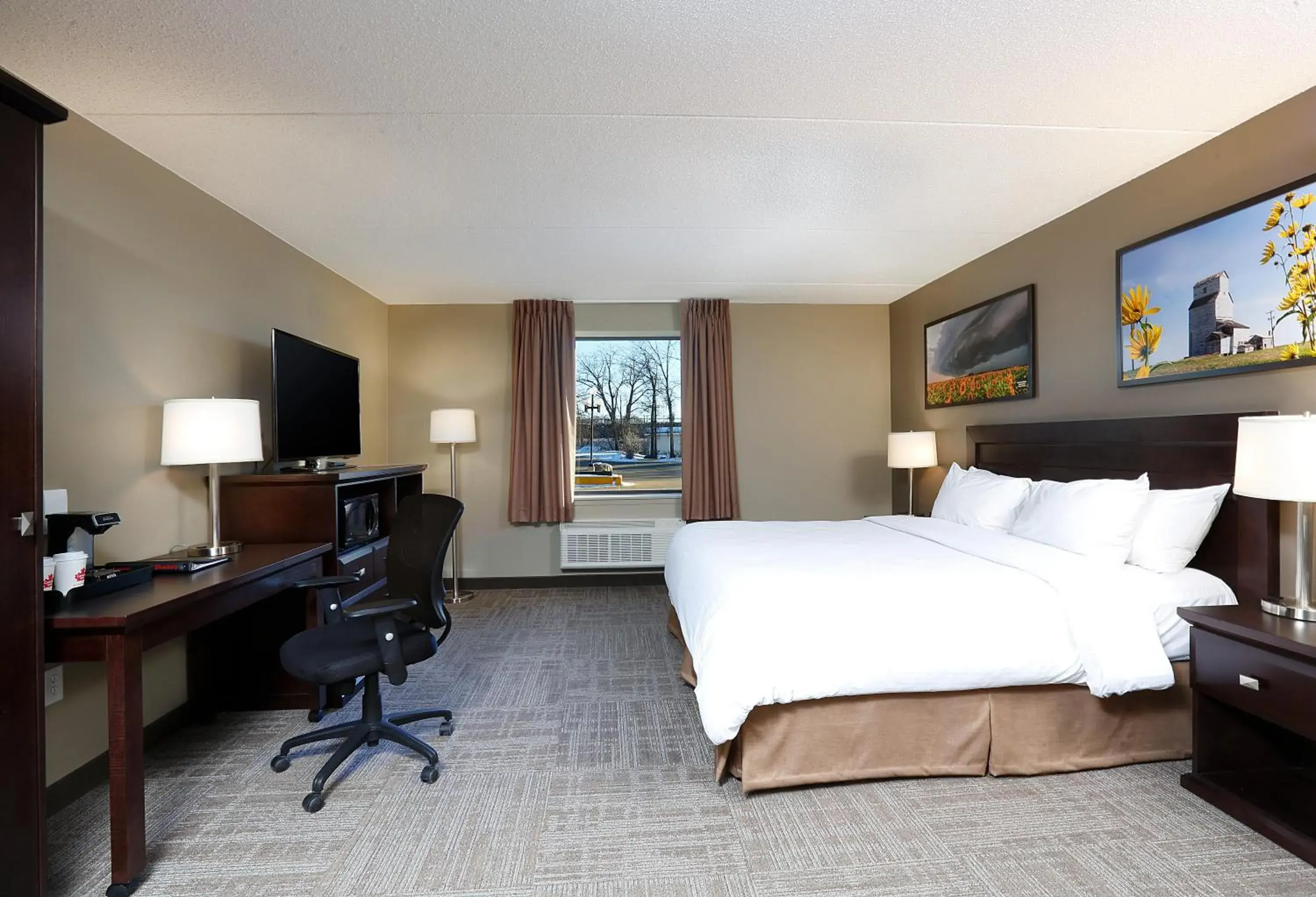 Photo of the whole room, Bed in Canad Inns Destination Centre Transcona Photo of the whole room, Bed in Canad Inns Destination Centre Transcona