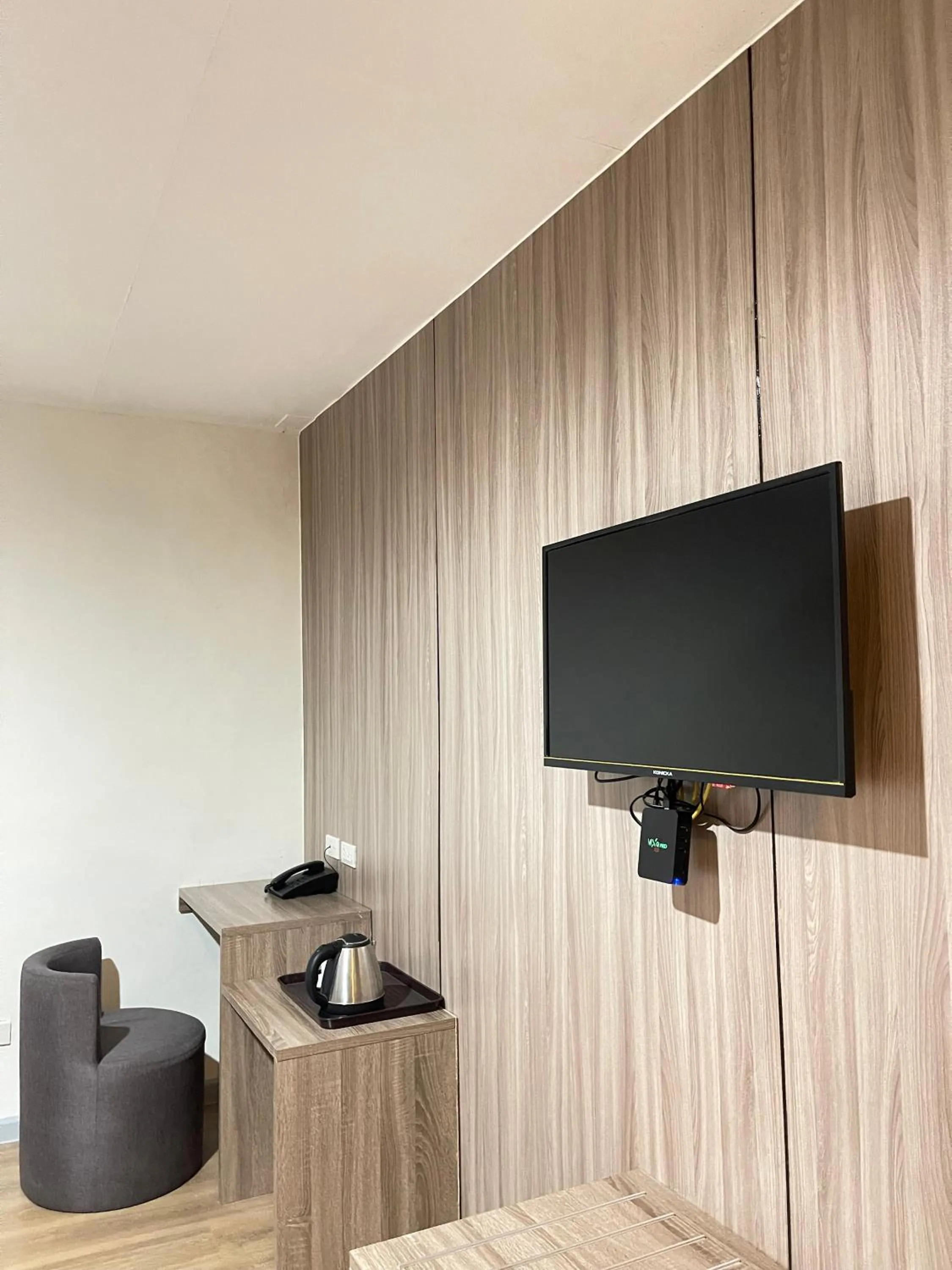 TV and multimedia in Anex Hotel near US Embassy