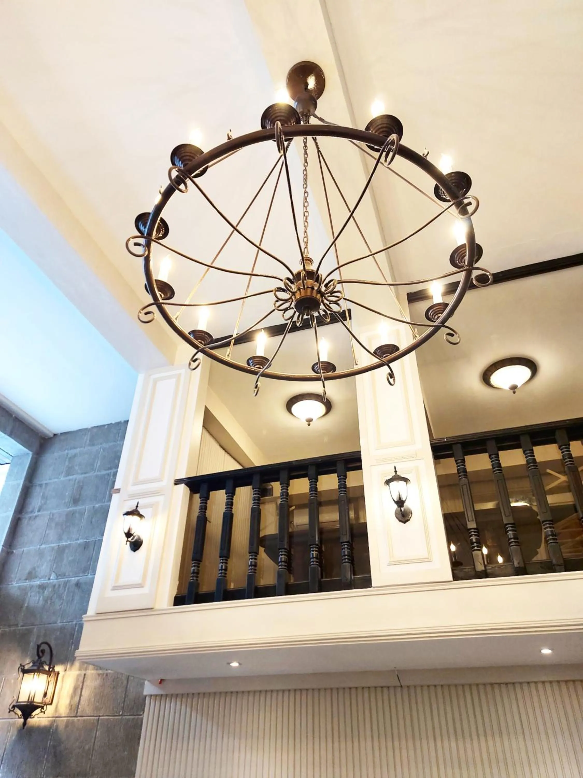 Restaurant/places to eat in Anex Hotel near US Embassy