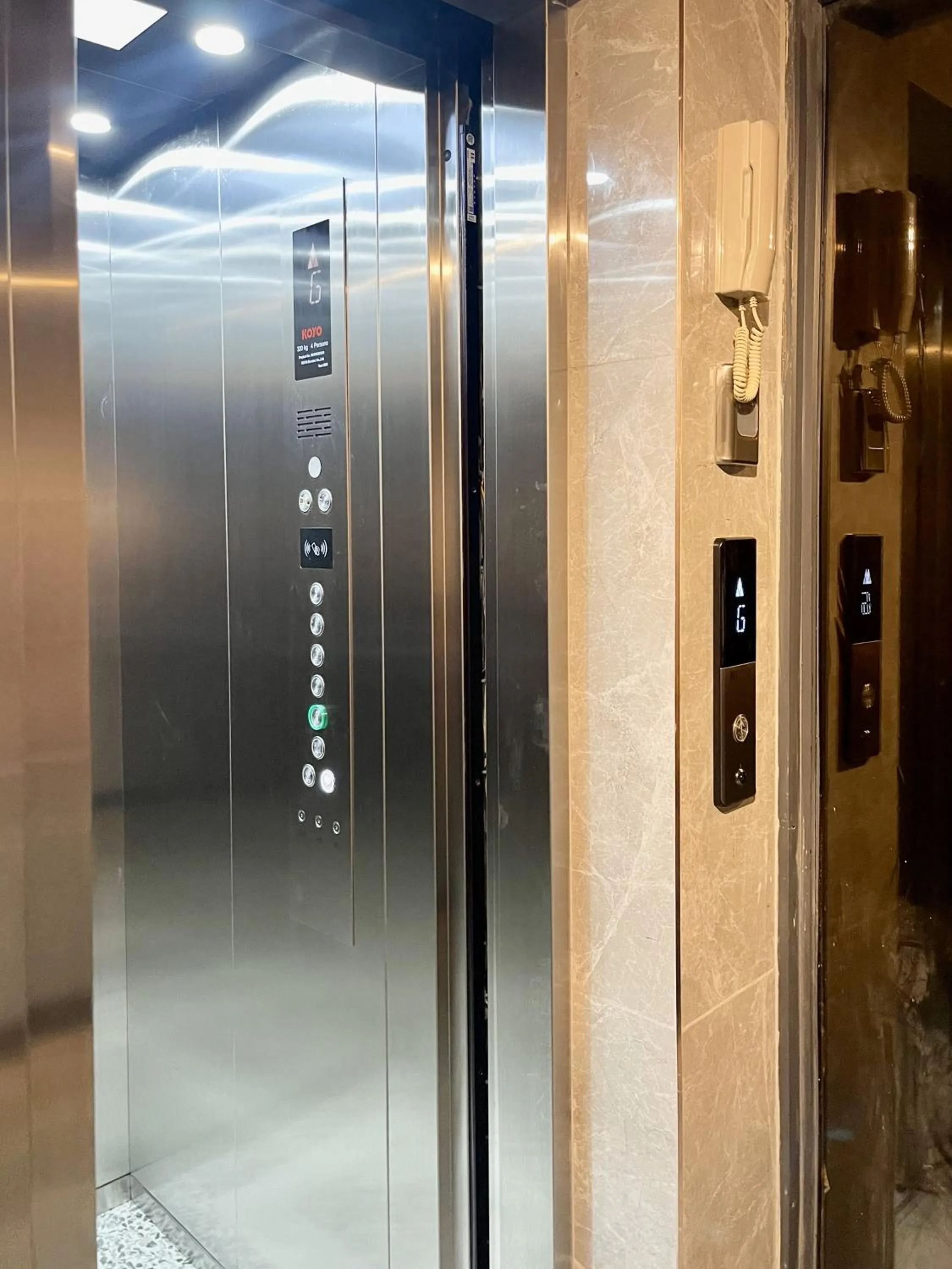 elevator in Anex Hotel near US Embassy