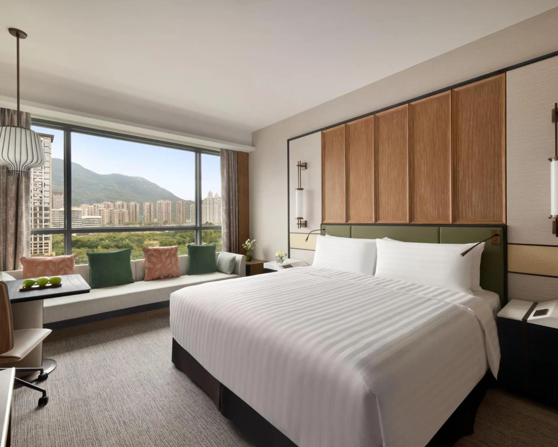 City view, Bed in Shangri-La Putian Onsen Resort Hotel