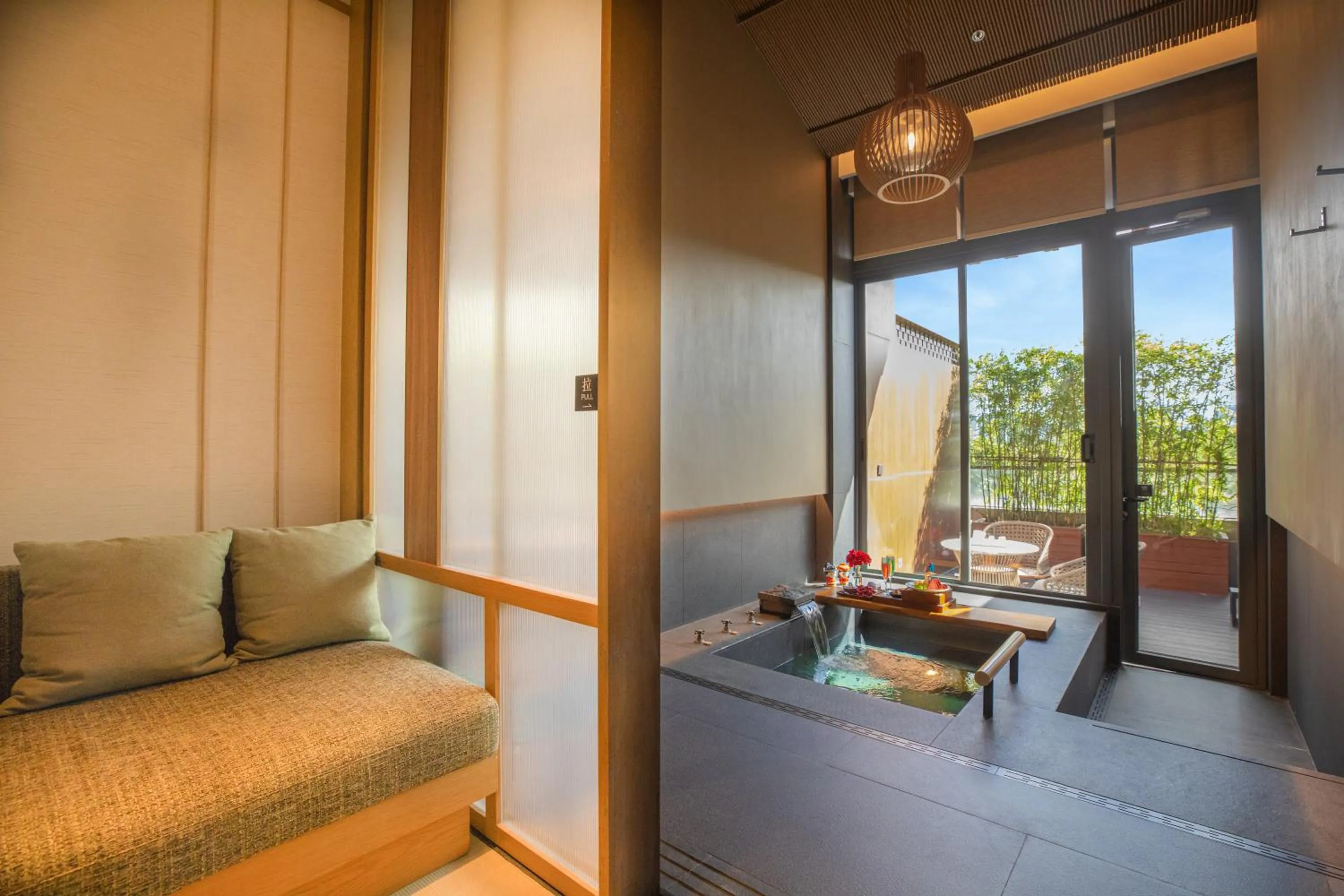 Hot Spring Bath in Shangri-La Putian Onsen Resort Hotel