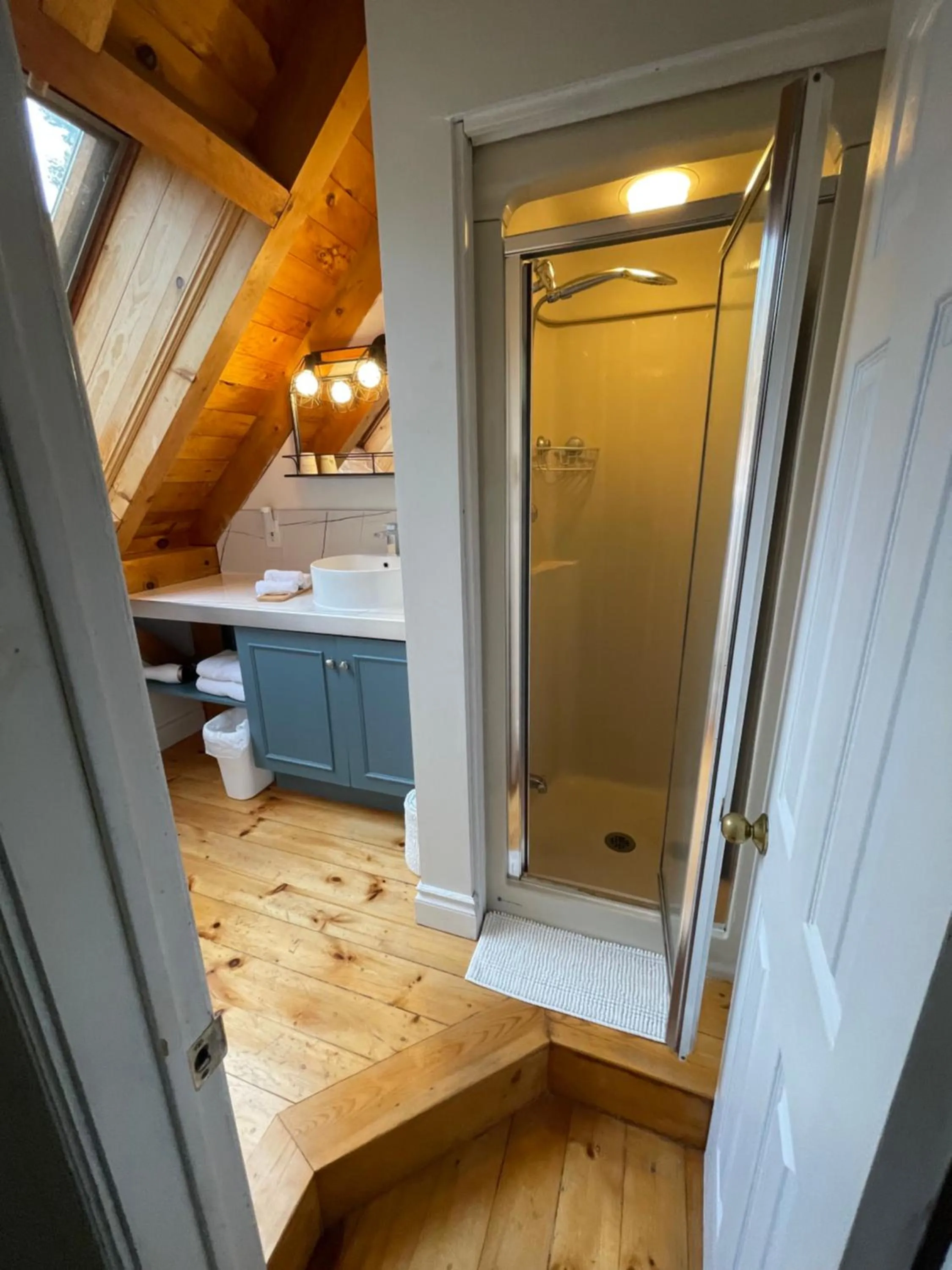 Shower in Maison Napoléon B&B