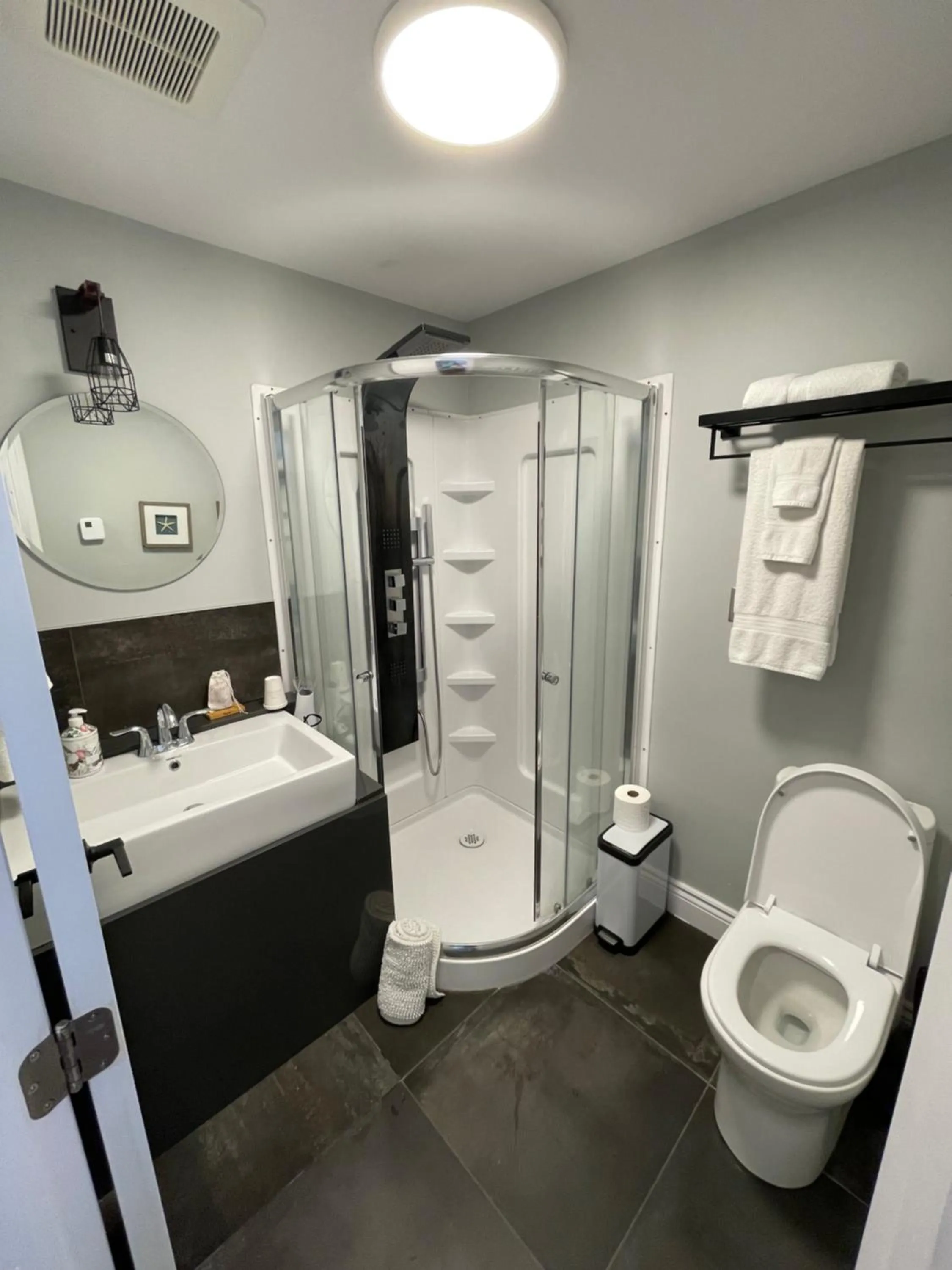 Shower in Maison Napoléon B&B