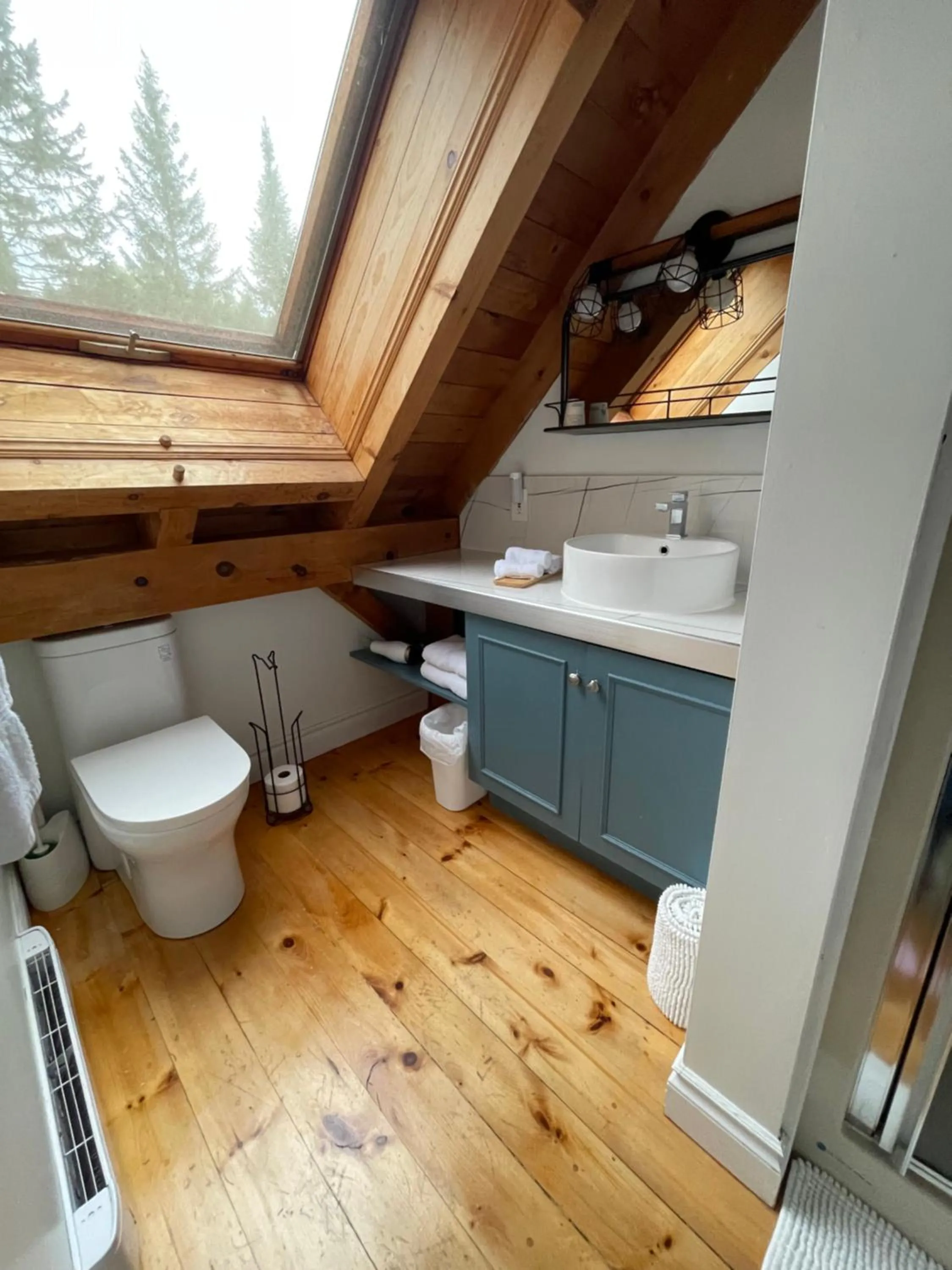 Toilet in Maison Napoléon B&B