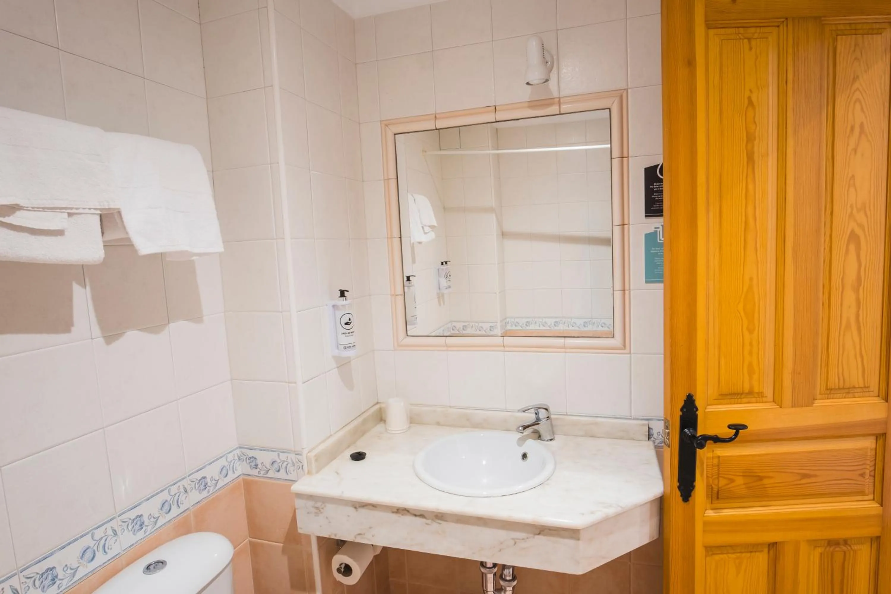 Bathroom in Hotel Alda Puerto Calderón