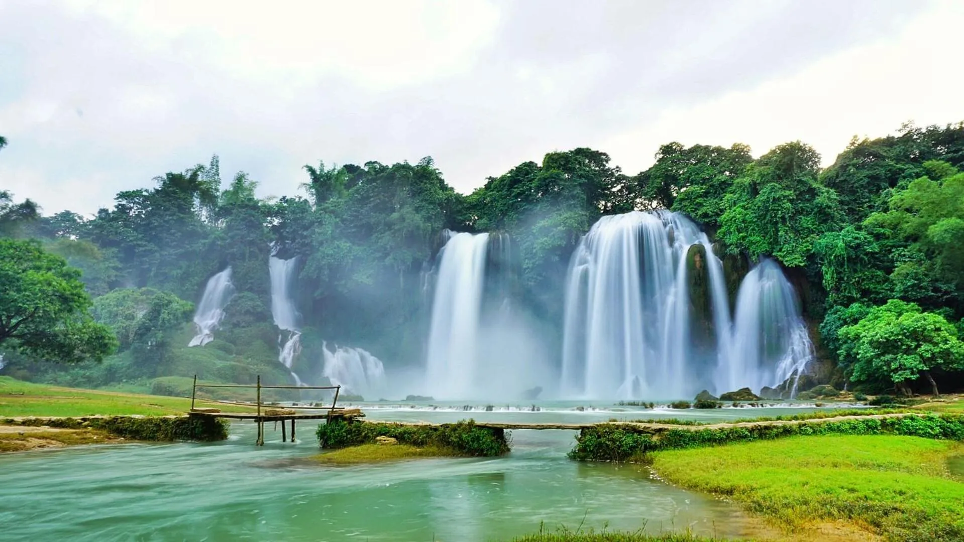 Natural landscape in Sài Gòn - Bản Giốc Resort