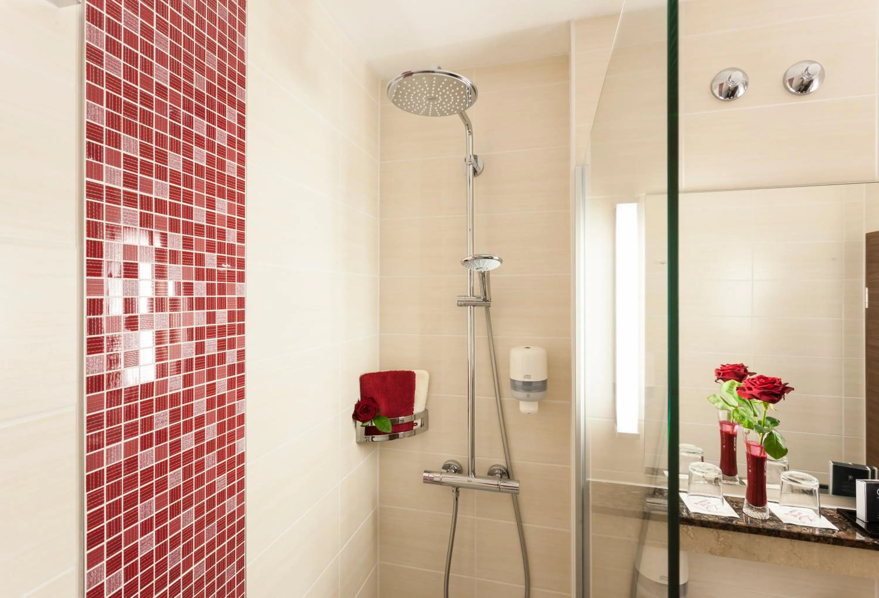 Shower in ZELLER's Quartier