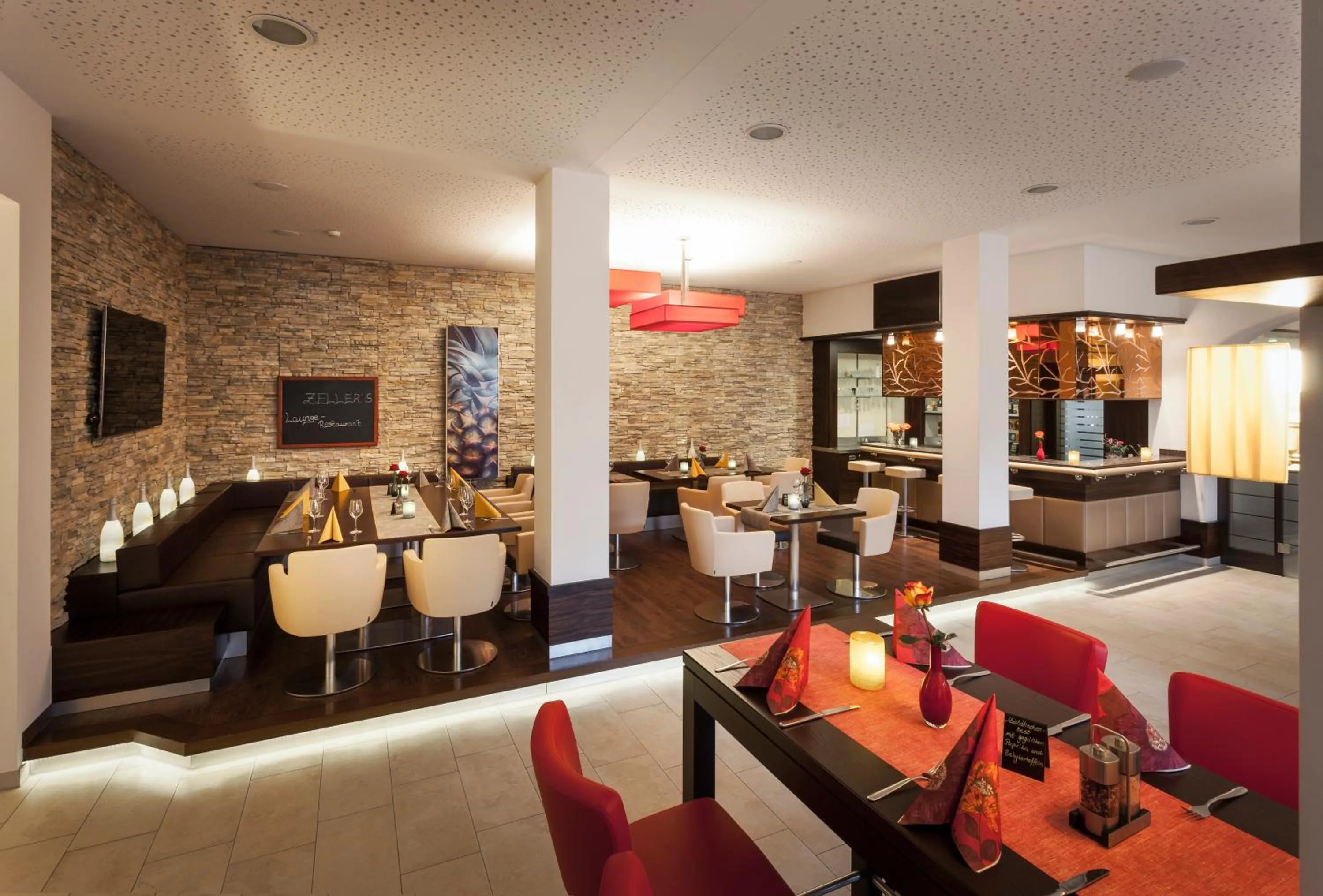 Restaurant/places to eat in ZELLER's Quartier