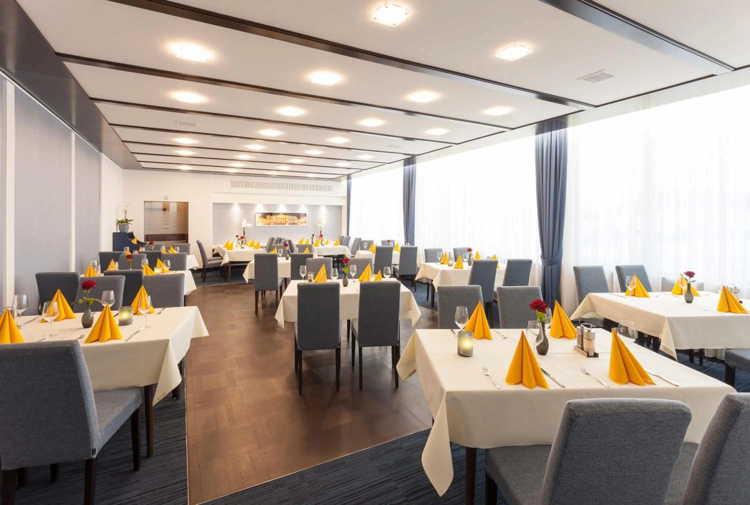 Restaurant/places to eat in ZELLER's Quartier