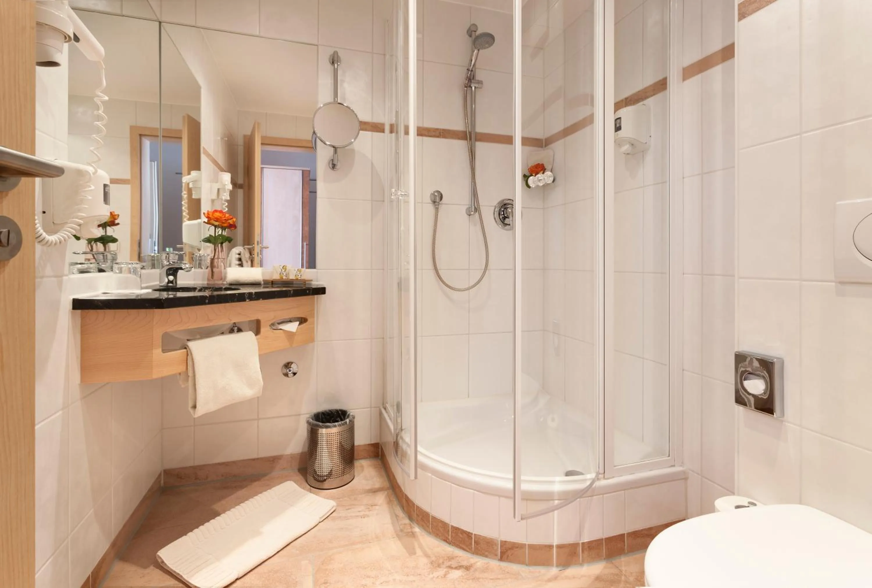 Shower in ZELLER's Quartier