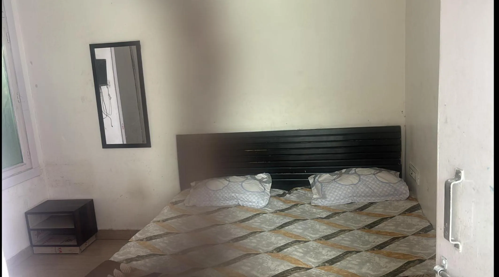 Bed in Hotel Alveera