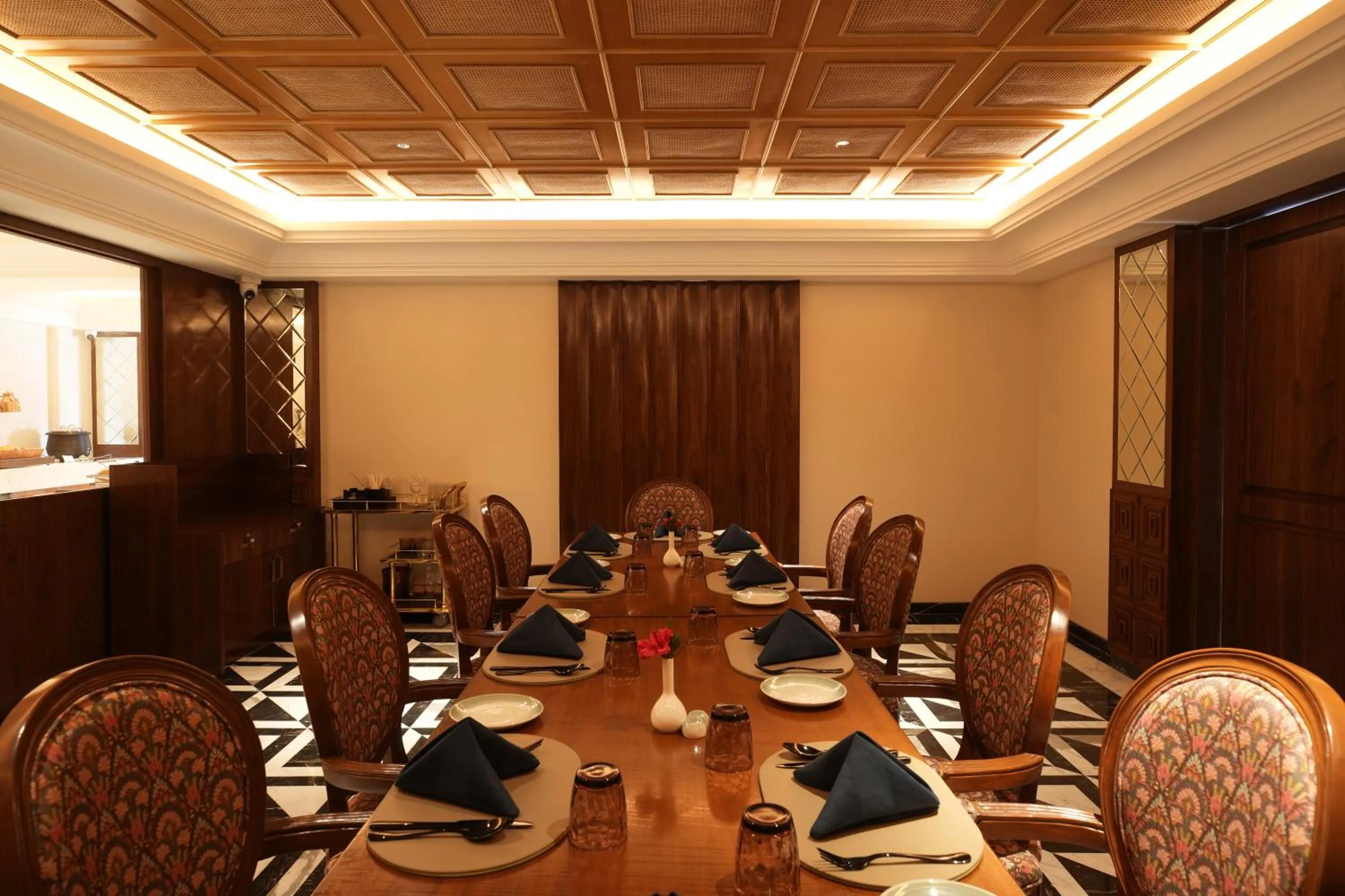 Restaurant/places to eat in Sayaji Resorts & Spa Udaipur