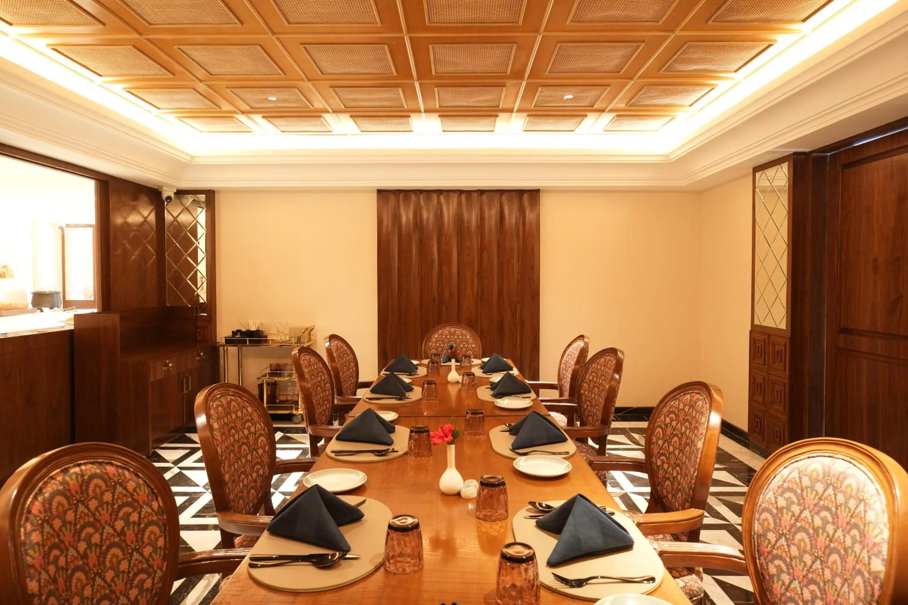 Restaurant/places to eat in Sayaji Resorts & Spa Udaipur