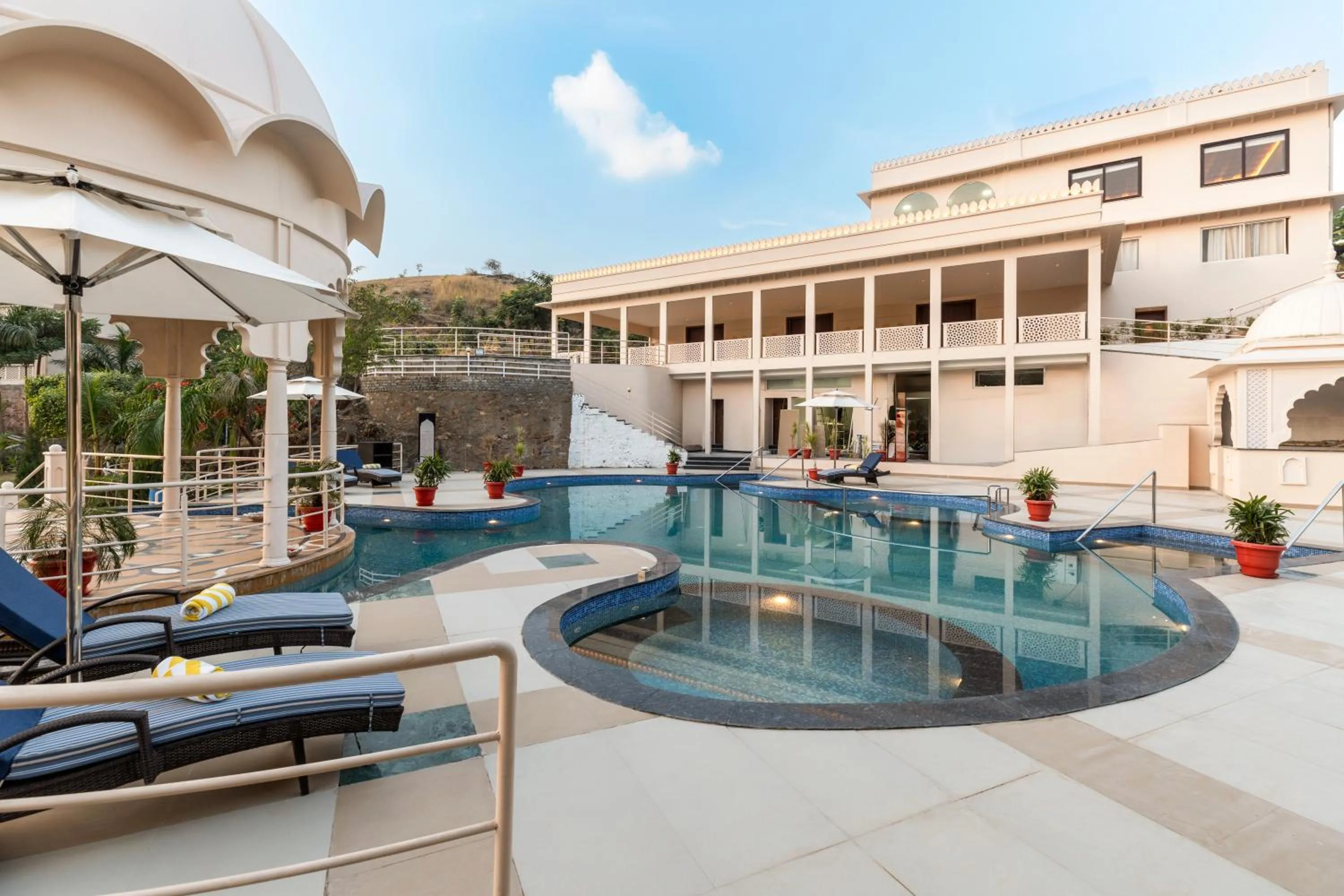 Swimming pool in Sayaji Resorts & Spa Udaipur