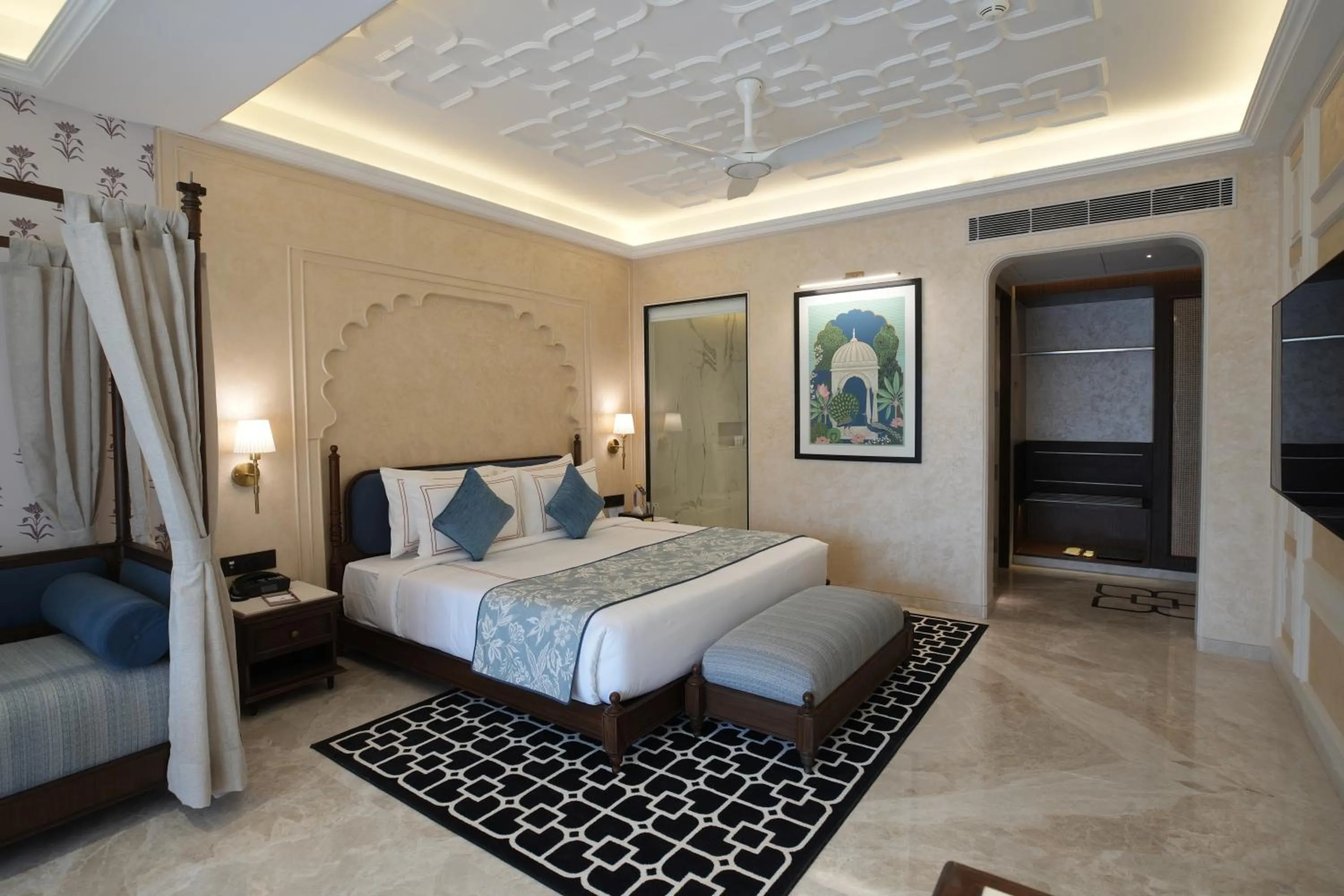 Bed in Sayaji Resorts & Spa Udaipur