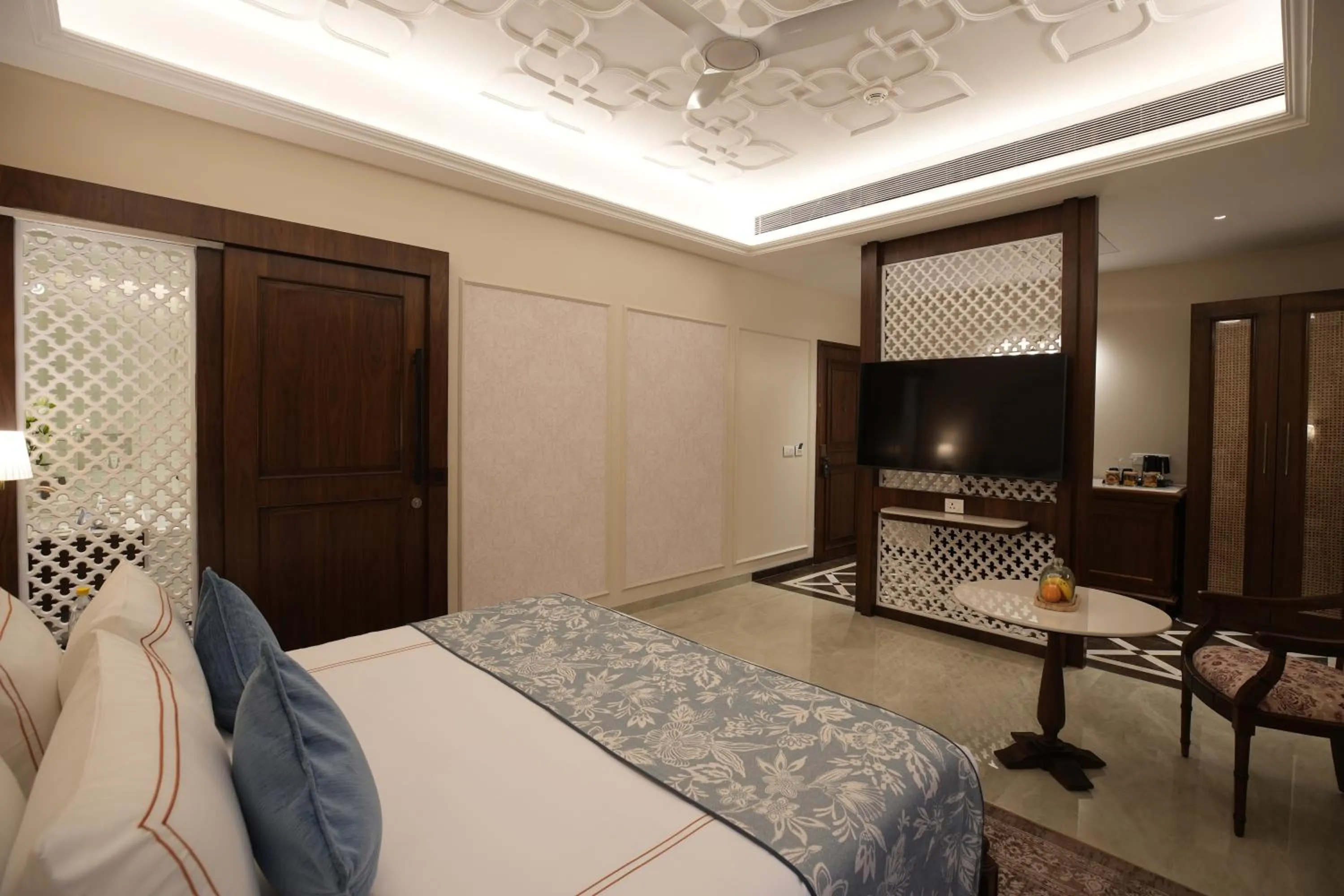 Bed in Sayaji Resorts & Spa Udaipur