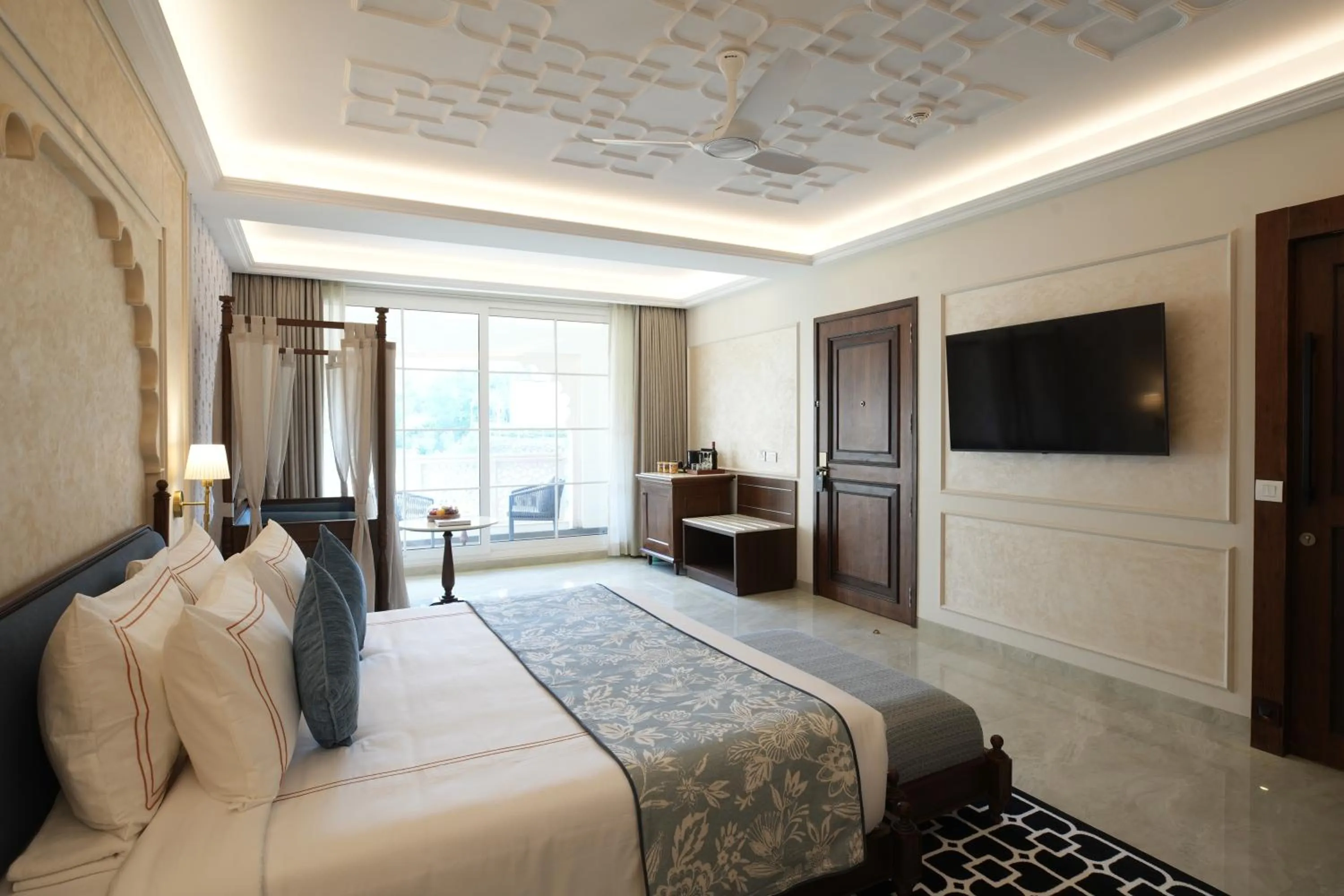 Communal lounge/ TV room, Bed in Sayaji Resorts & Spa Udaipur