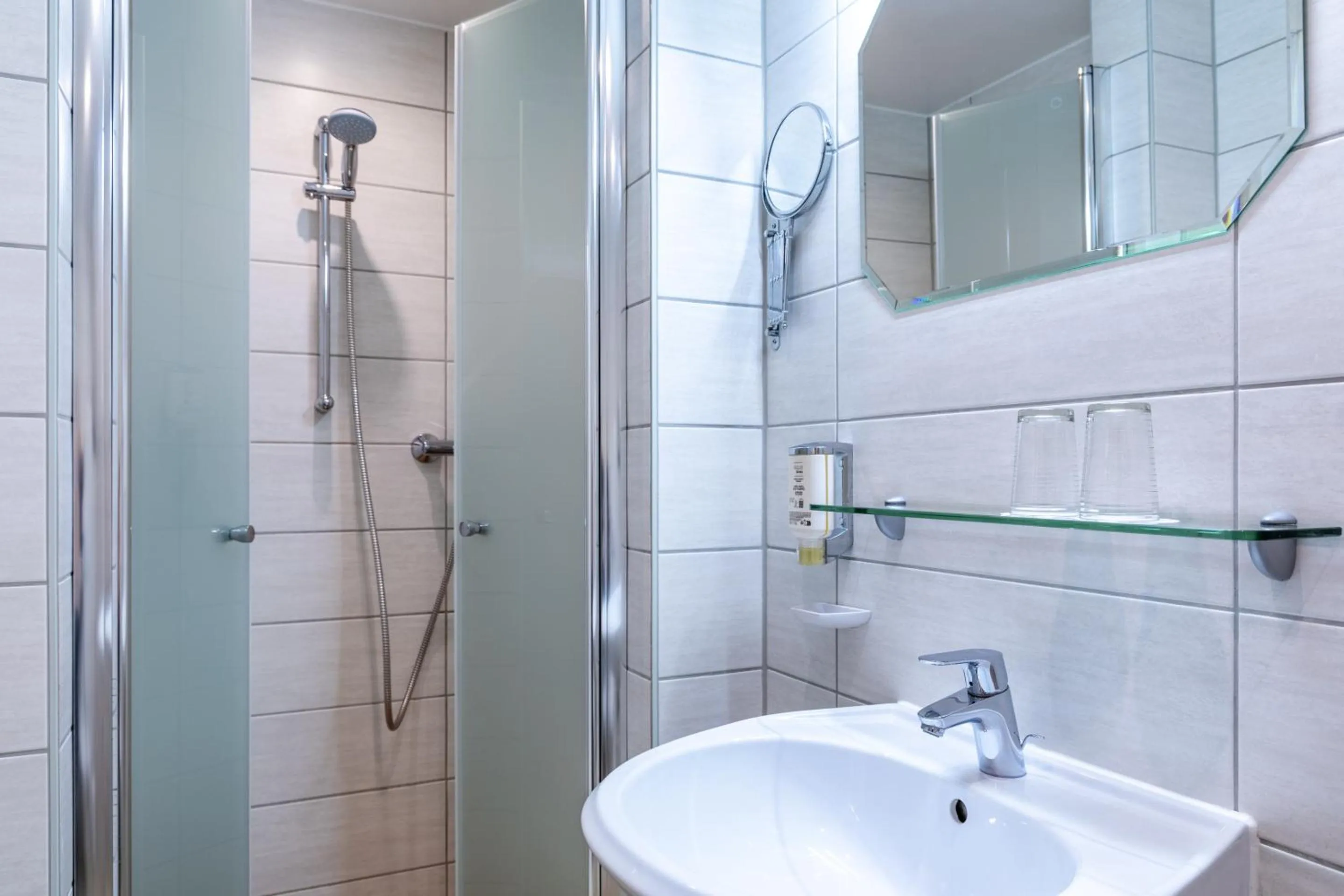 Shower in Schlossberg-Hotel Garni