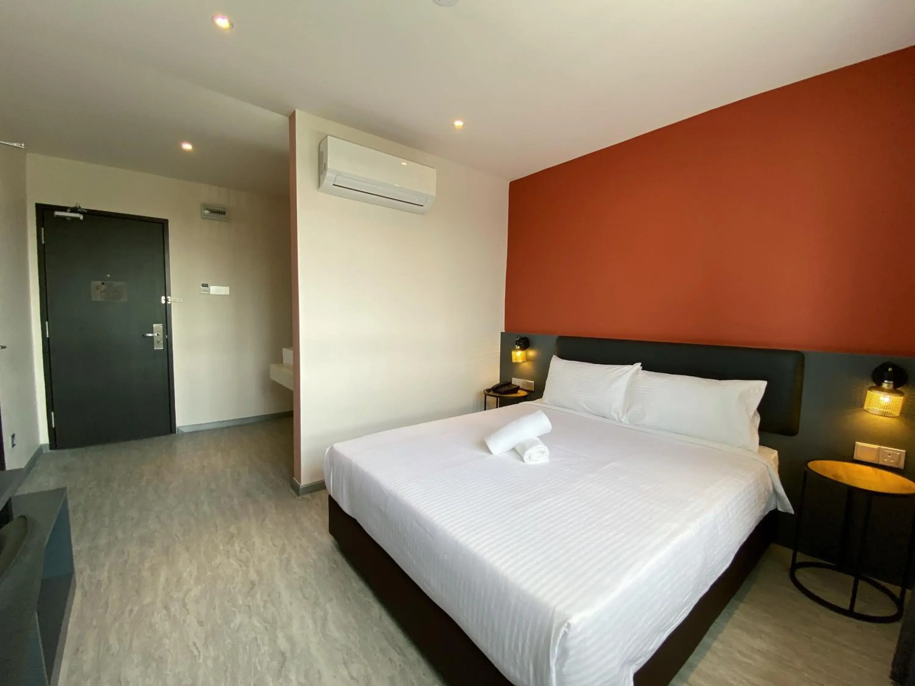 Photo of the whole room, Bed in Woco Hotel Kinrara