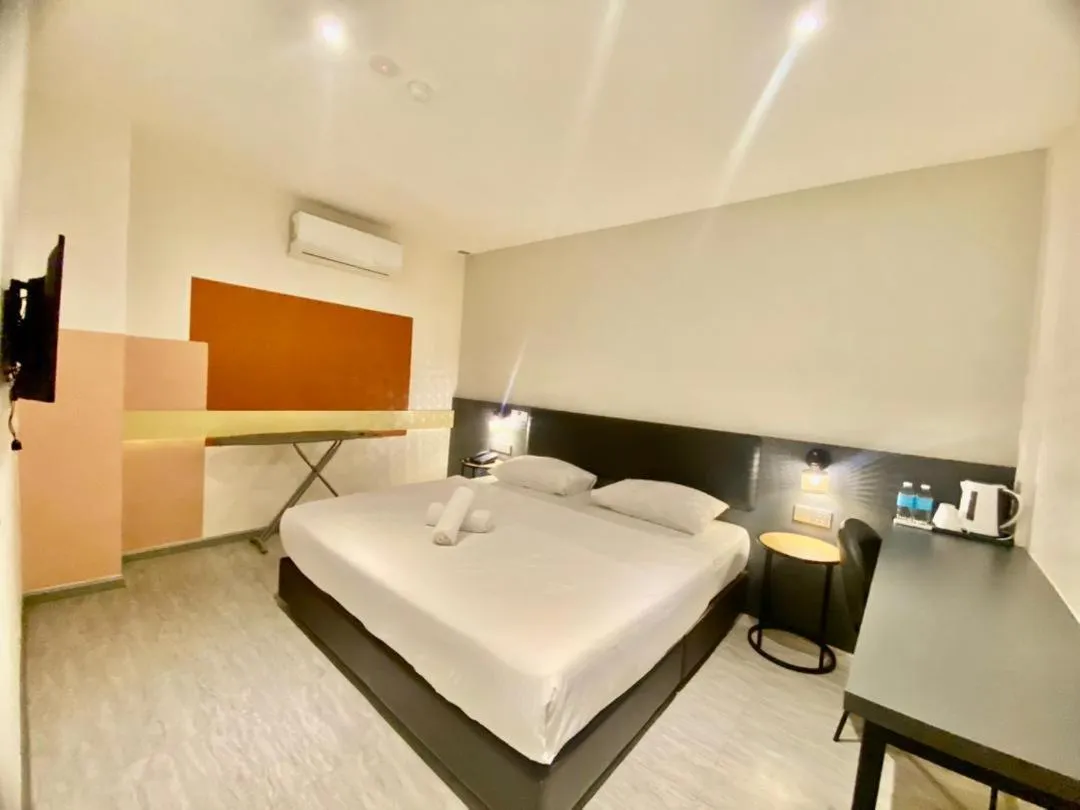Photo of the whole room, Bed in Woco Boutique Hotel Kinrara