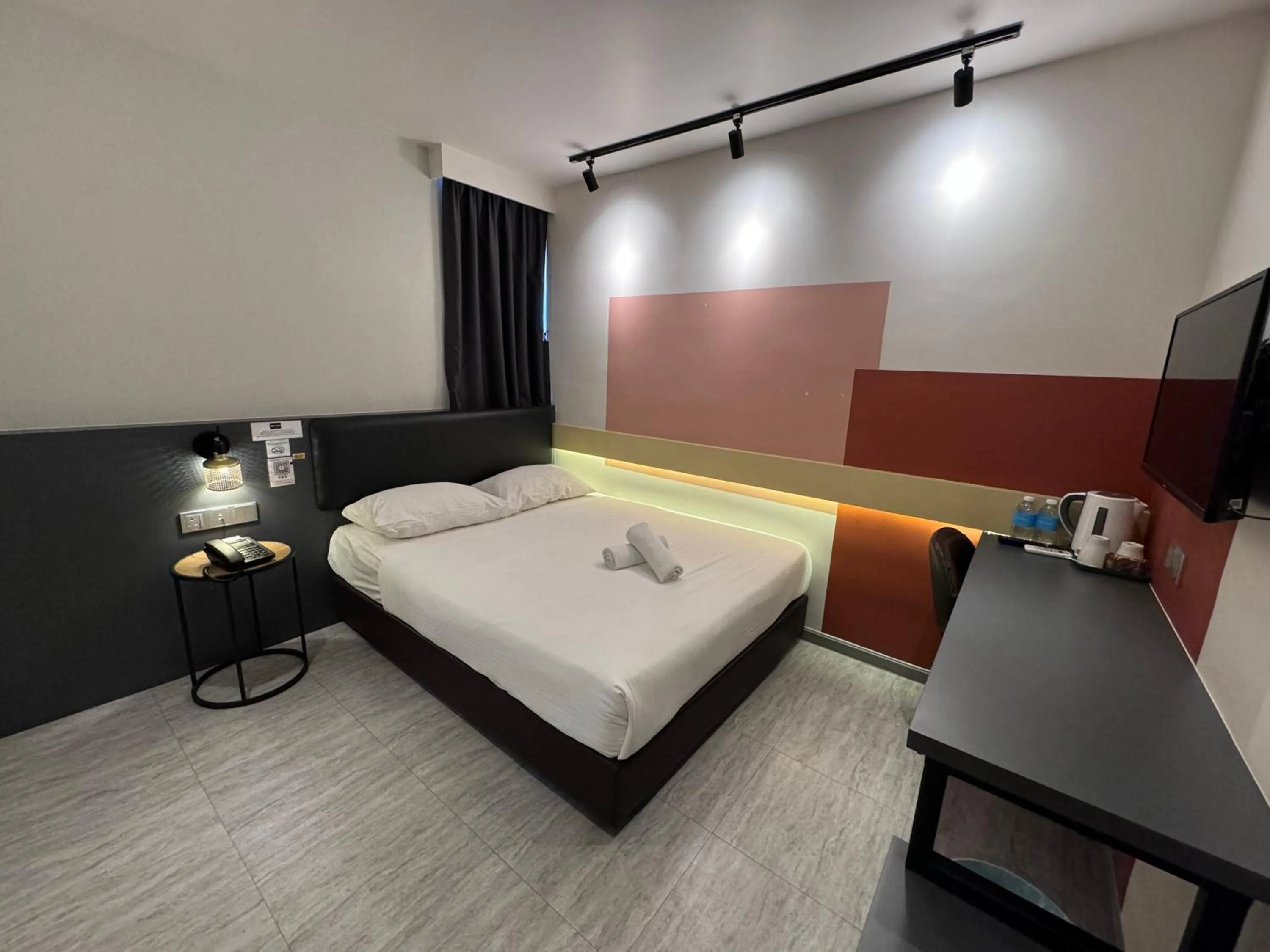 Photo of the whole room, Bed in Woco Boutique Hotel Kinrara