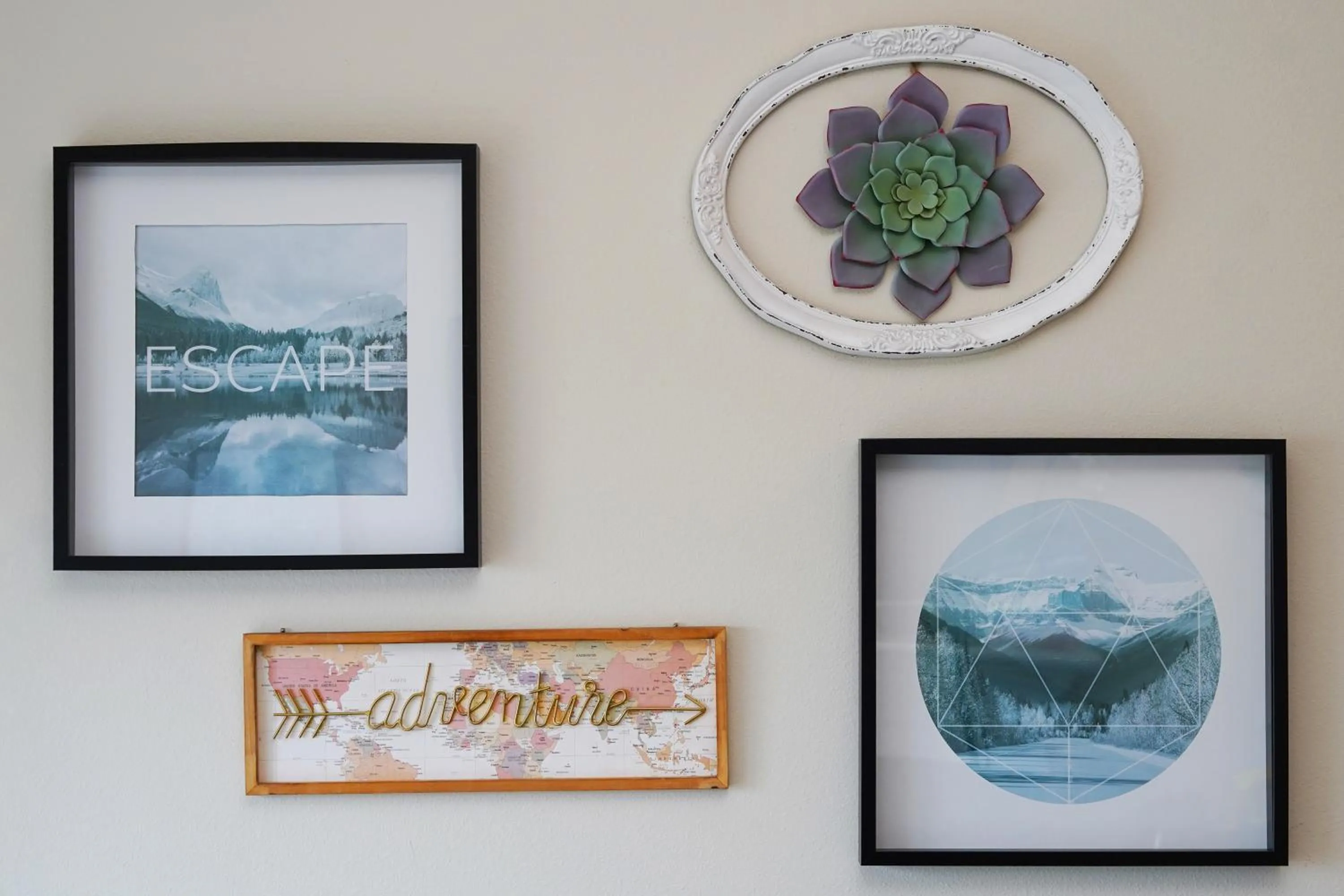 Decorative detail in Top Floor Water View Oasis near Space Needle & Cruise